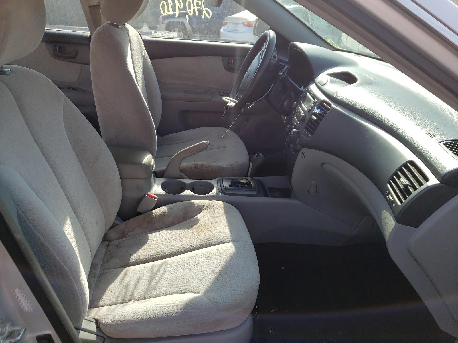 Photo 5 from auction – 2007 KIA OPTIMA LX with VIN KNAGE123675156518