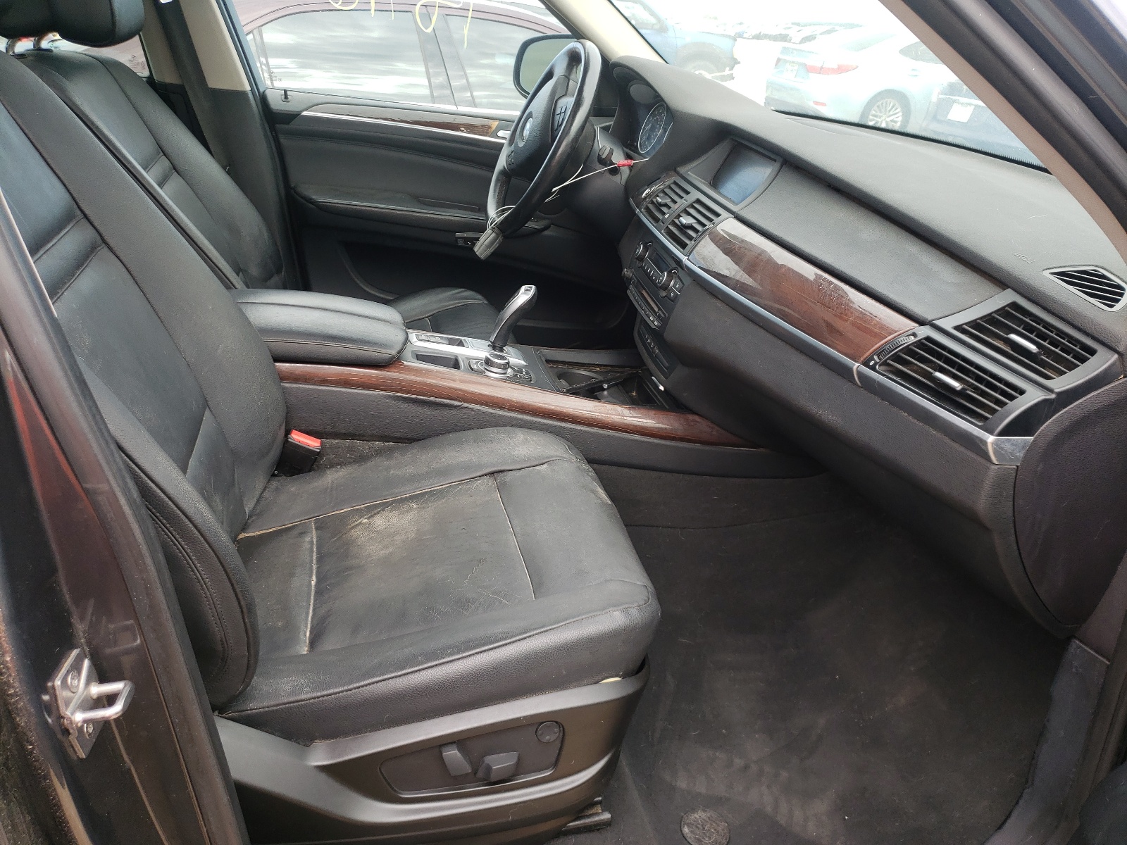 Photo 5 from auction – 2011 BMW X5 XDRIVE3 with VIN 5UXZV4C54BL410873