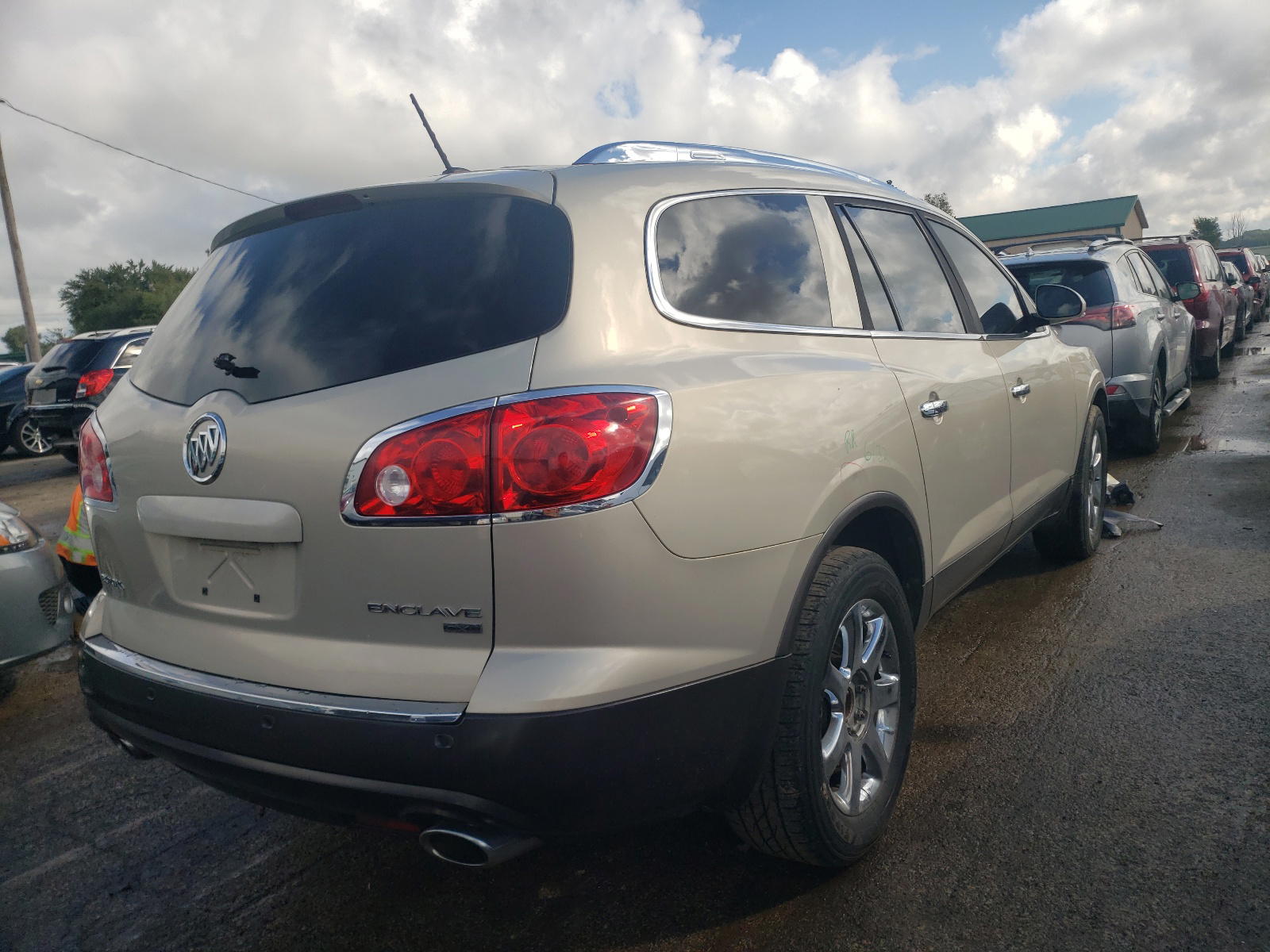 Photo 4 from auction – 2008 BUICK ENCLAVE CX with VIN 5GAER23758J261440