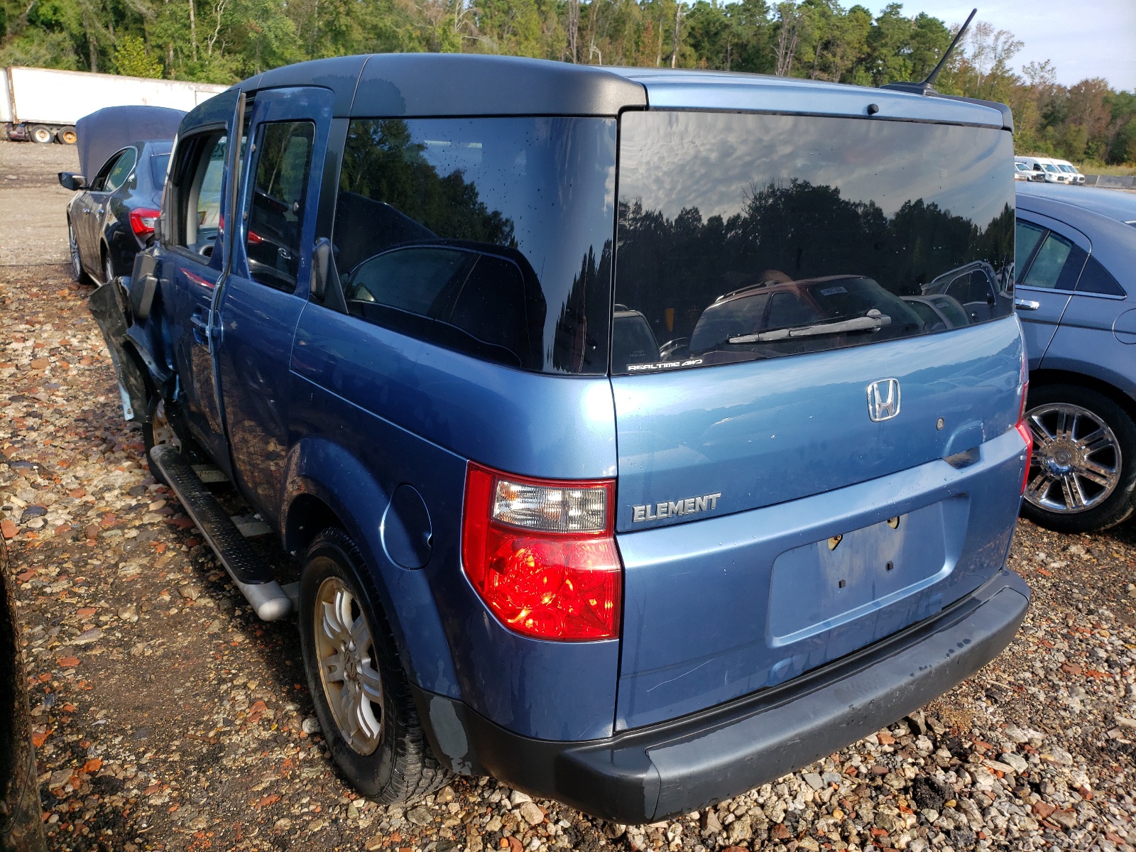 Photo 3 from auction – 2006 HONDA ELEMENT EX with VIN 5J6YH28746L003591