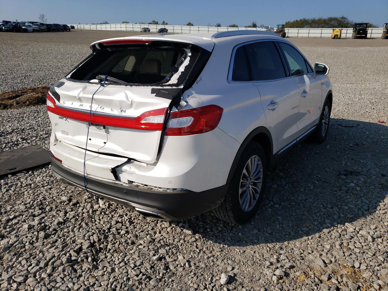 Photo 4 from auction – 2017 LINCOLN MKX SELECT with VIN 2LMPJ6KR7HBL52187