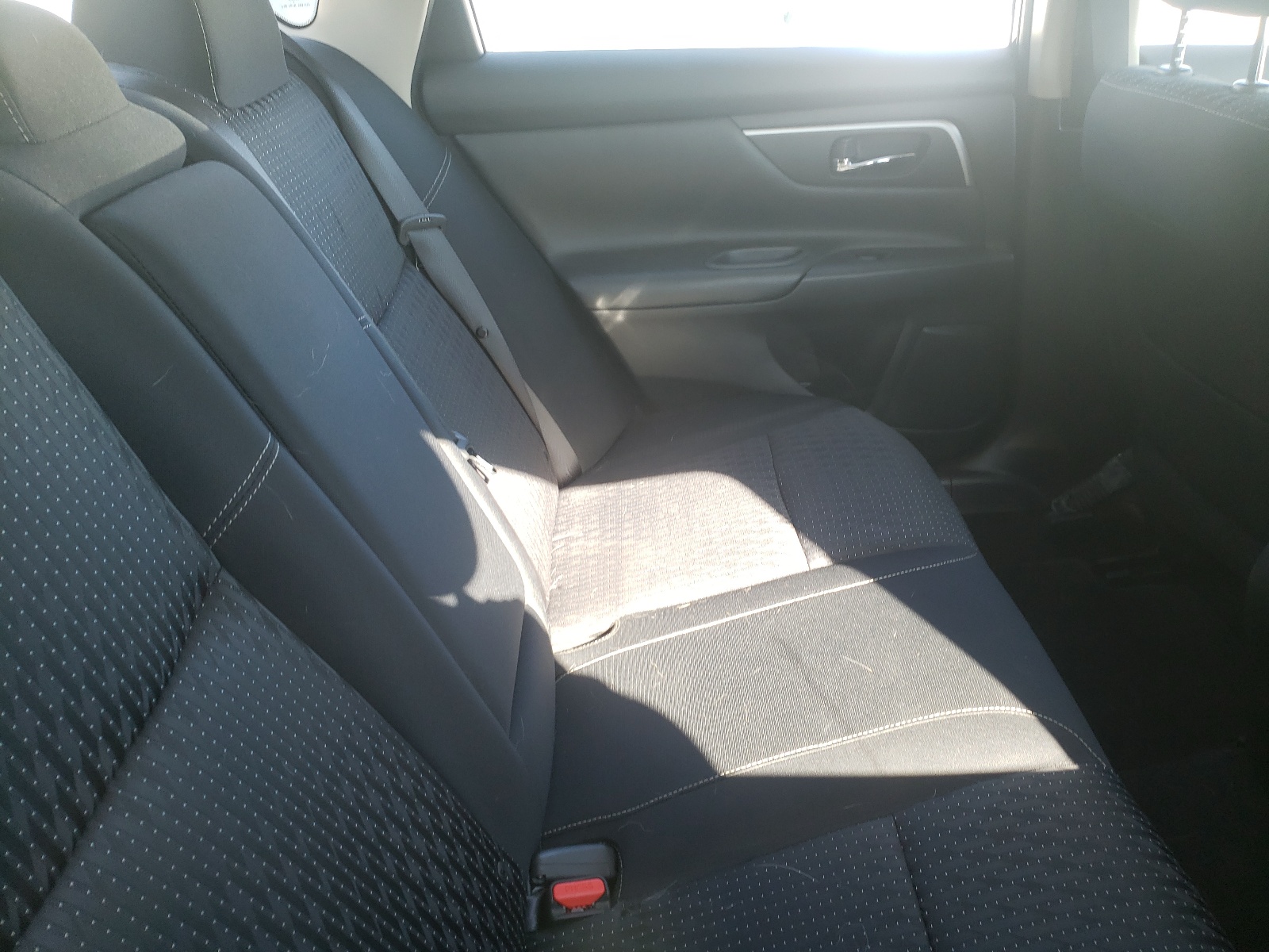 Photo 6 from auction – 2016 NISSAN ALTIMA 2.5 with VIN 1N4AL3AP1GC120476