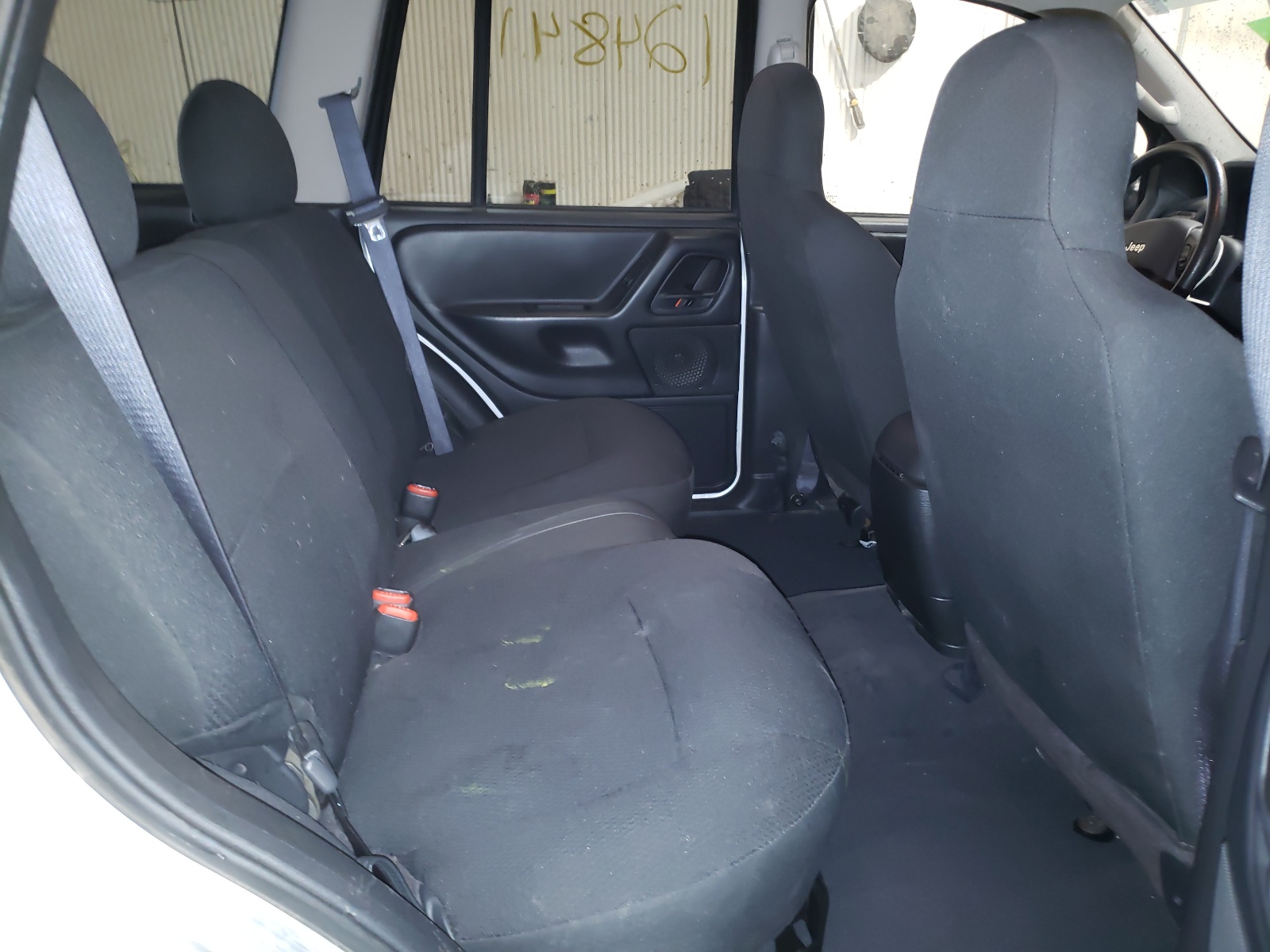 Photo 6 from auction – 2004 JEEP GRAND CHER with VIN 1J4GW48JX4C181561