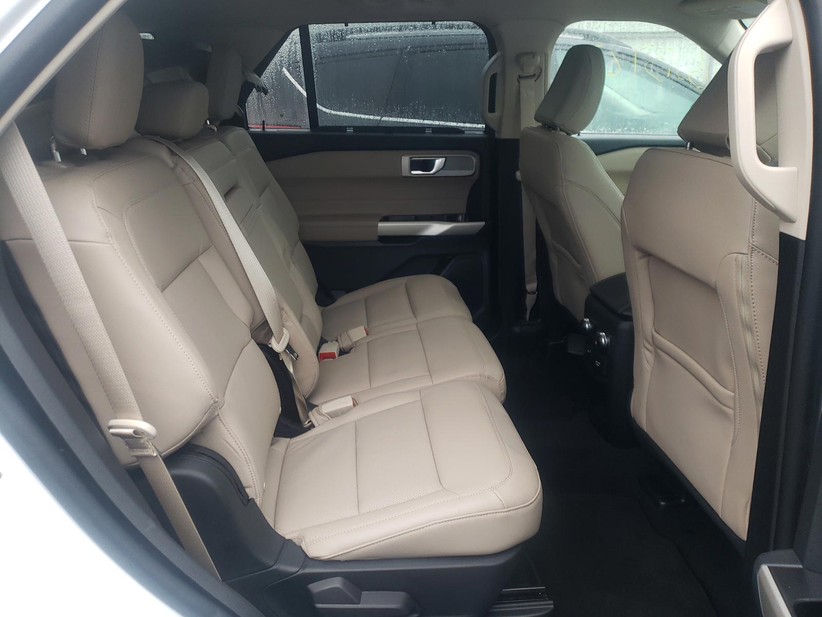 Photo 6 from auction – 2021 FORD EXPLORER L with VIN 1FMSK7FH6MGB50552