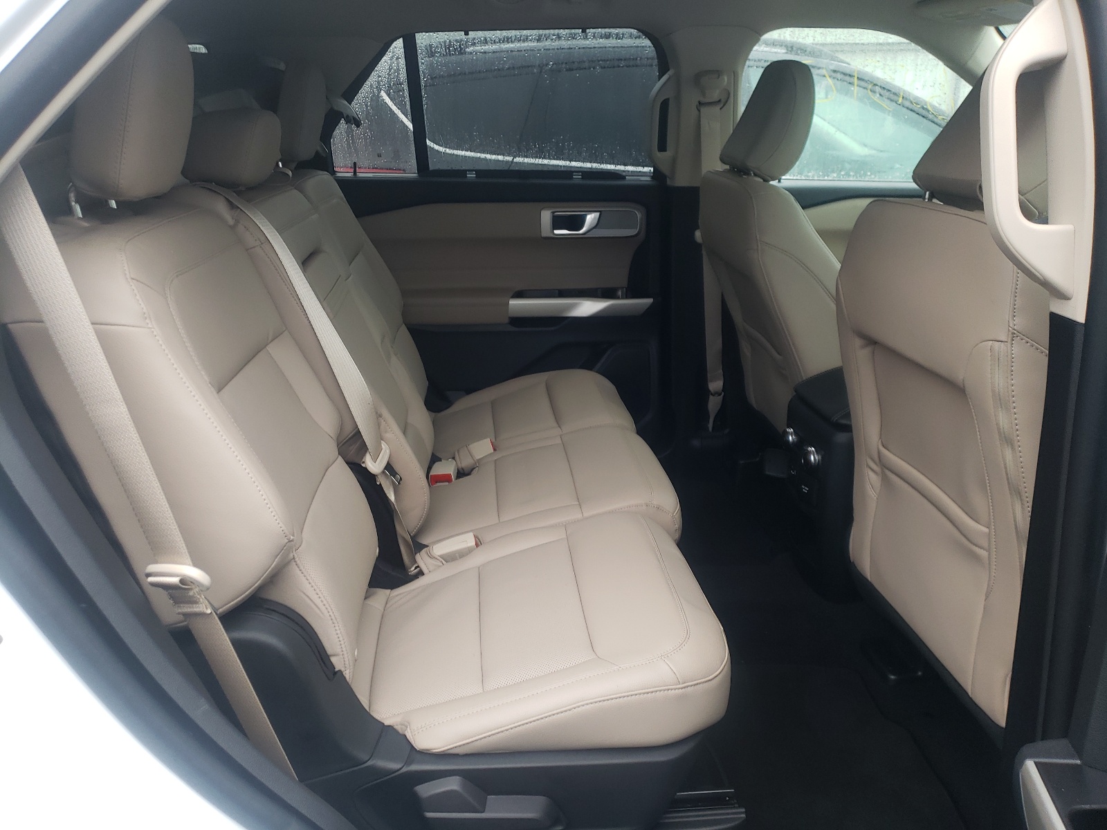 Фото 6 с аукциона – 2021 FORD EXPLORER L с VIN 1FMSK7FH6MGB50552