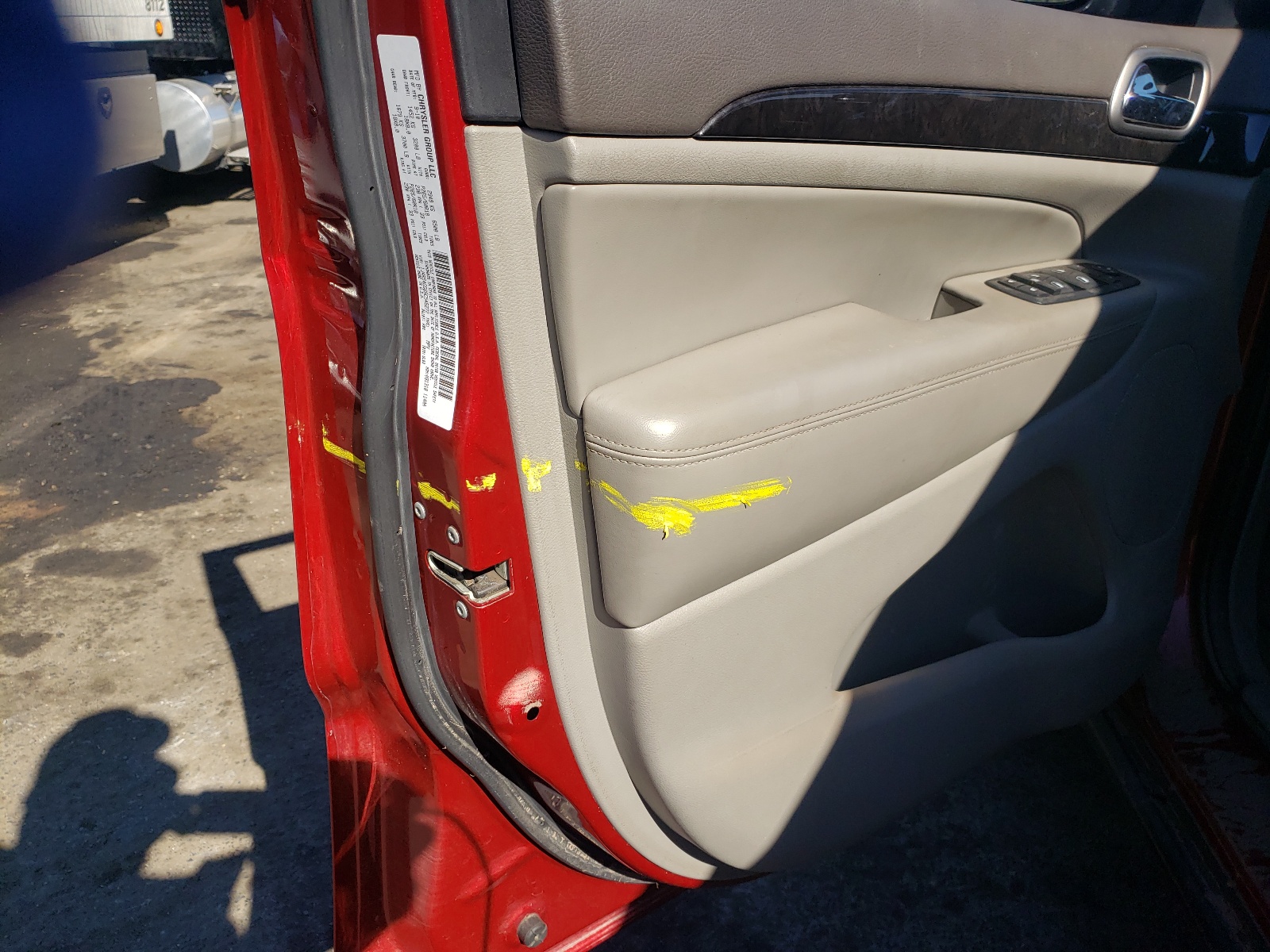 Photo 9 from auction – 2011 JEEP GRAND CHER with VIN 1J4RS4GG6BC545272