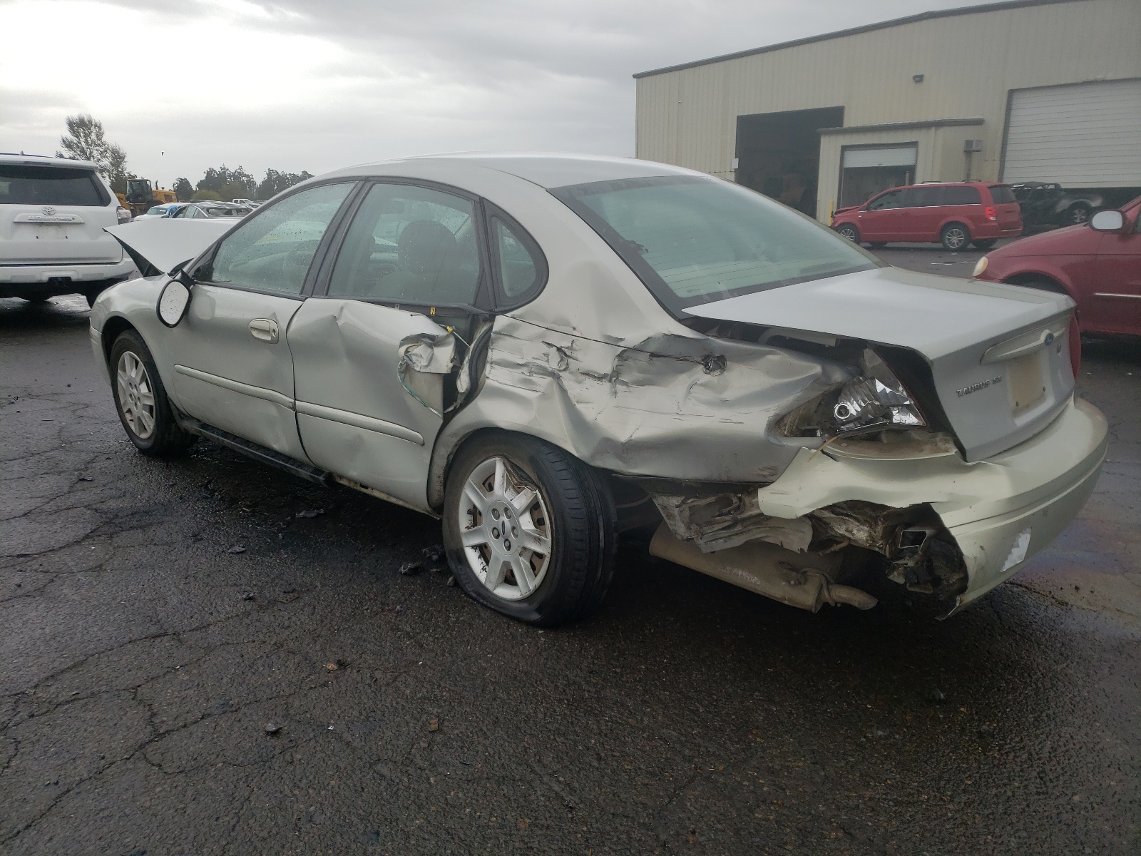 Фото 3 с аукциона – 2006 FORD TAURUS SE с VIN 1FAHP53256A187771