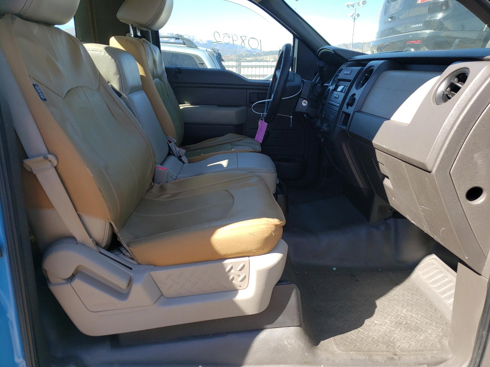 Photo 5 from auction – 2010 FORD F150 with VIN 1FTMF1CW8AKB66794