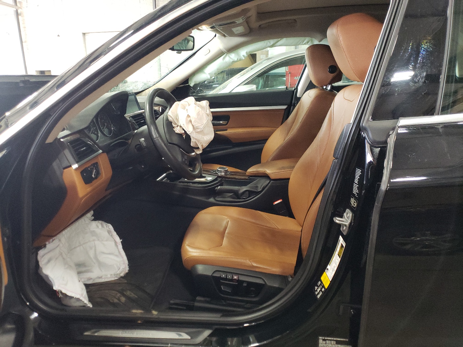 Photo 5 from auction – 2015 BMW 328 XIGT with VIN WBA3X5C51FD561433