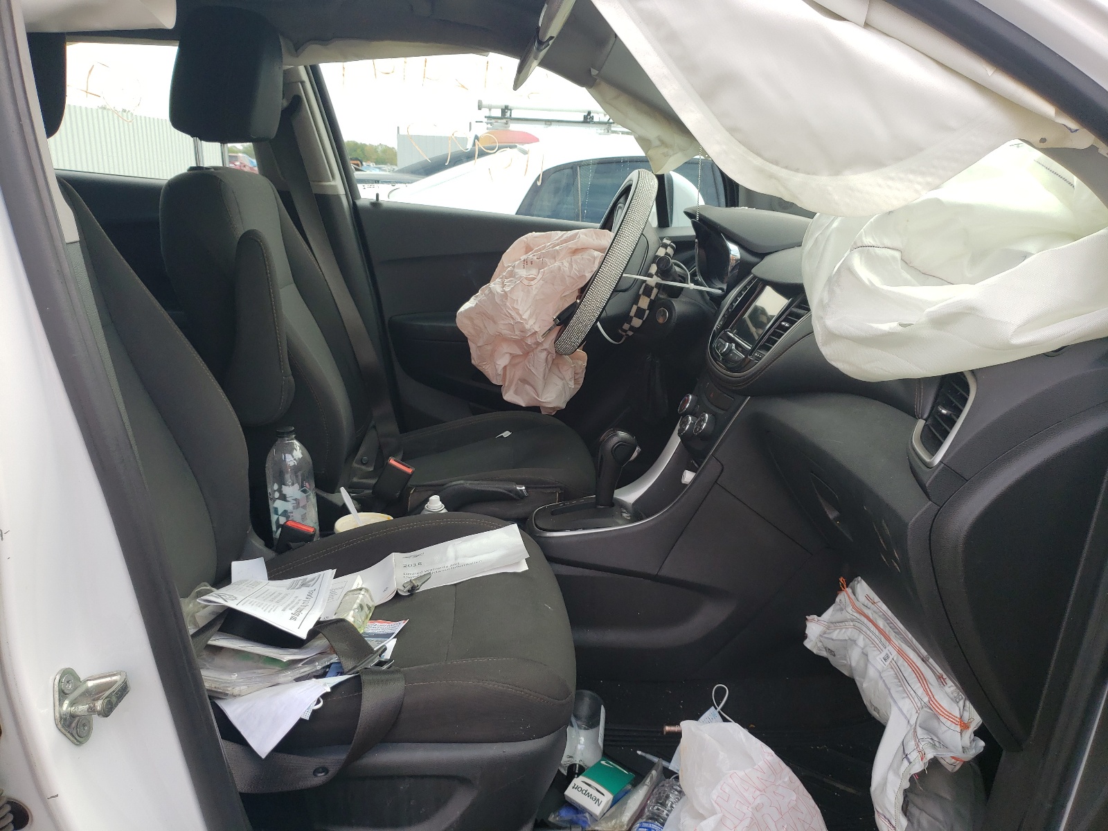 Photo 5 from auction – 2018 CHEVROLET TRAX LS with VIN 3GNCJKSB6JL387699