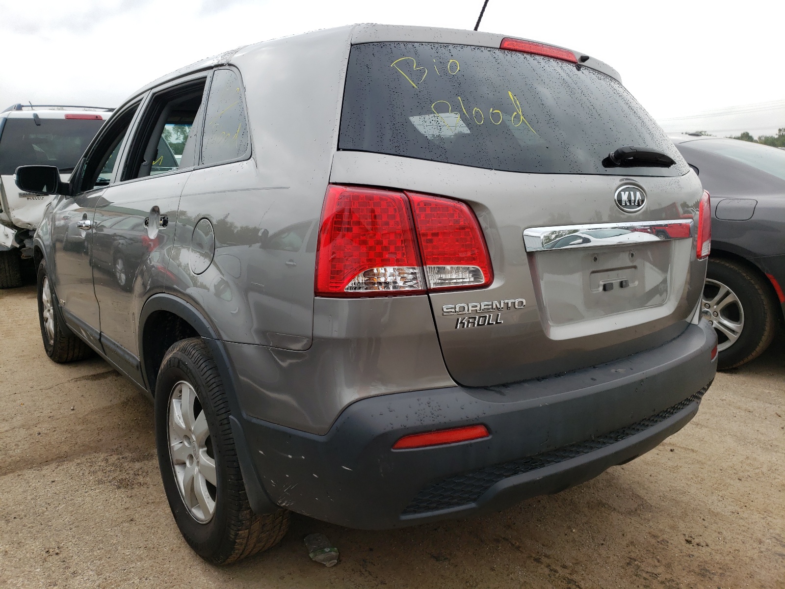 Photo 3 from auction – 2011 KIA SORENTO BA with VIN 5XYKTCA11BG123344