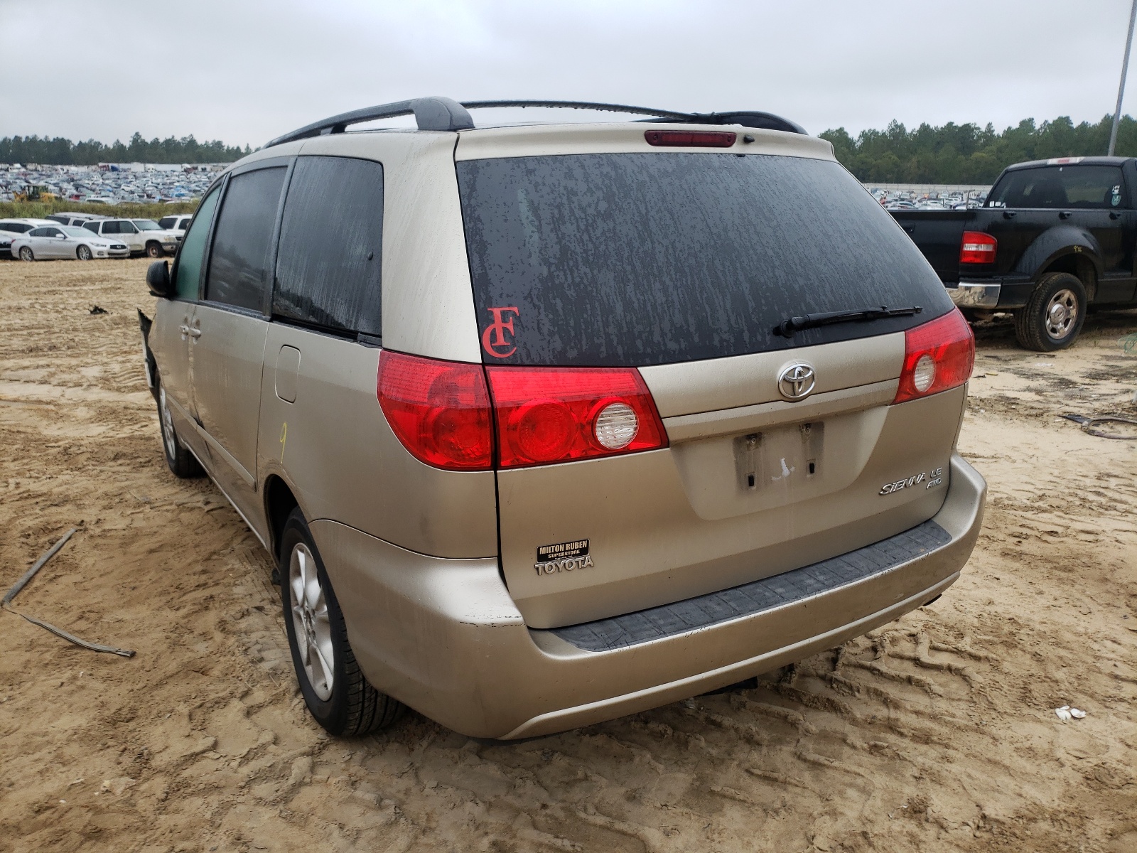 Photo 3 from auction – 2006 TOYOTA SIENNA with VIN 5TDBA23C16S055876