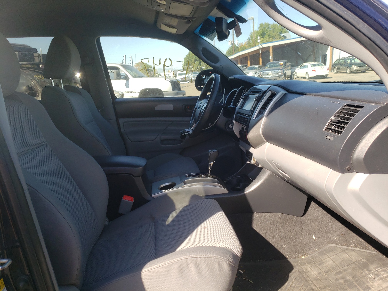 Photo 5 from auction – 2013 TOYOTA TACOMA DOU with VIN 3TMLU4EN3DM106720