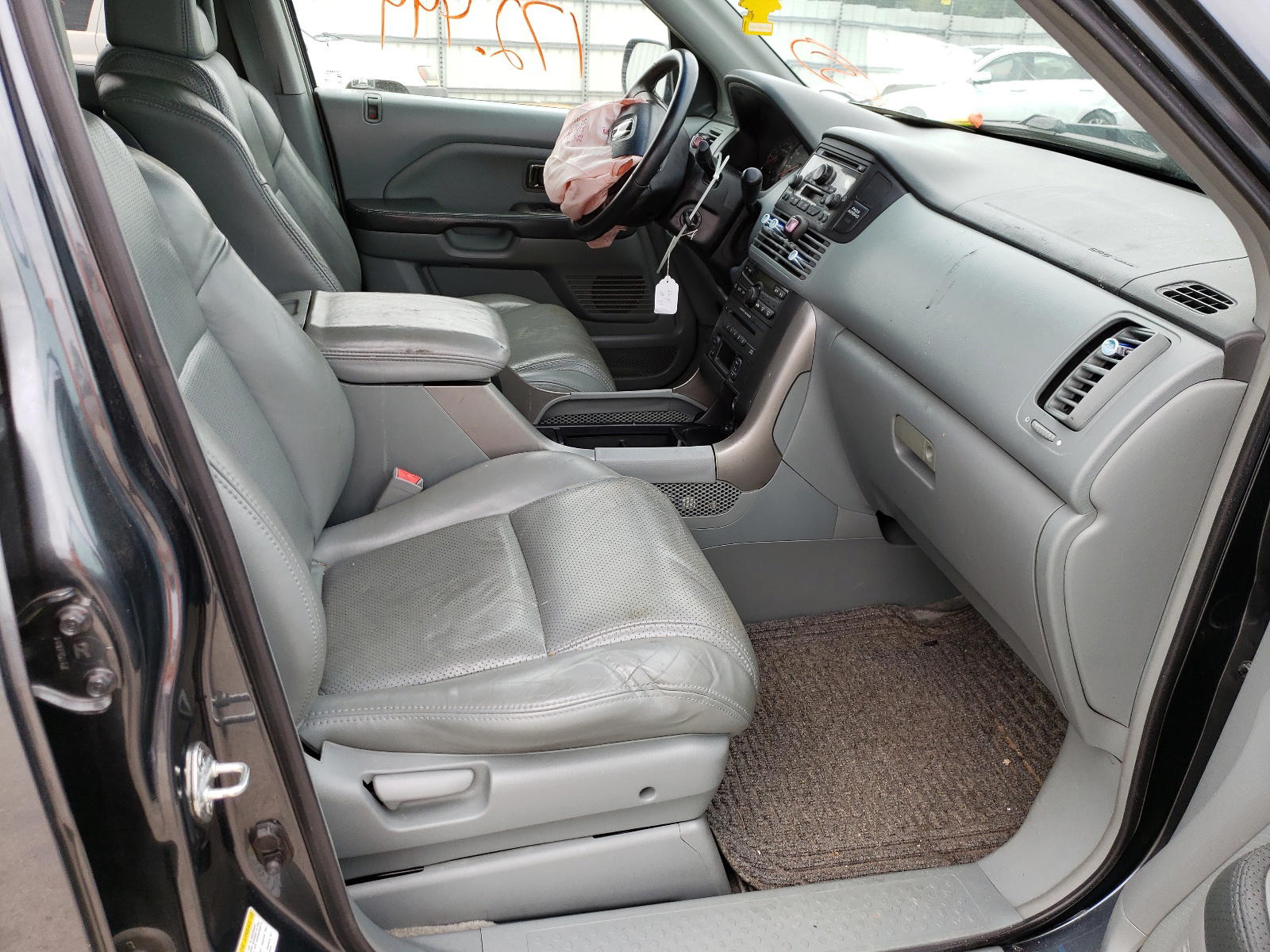 Photo 5 from auction – 2005 HONDA PILOT with VIN 5FNYF18545B017125