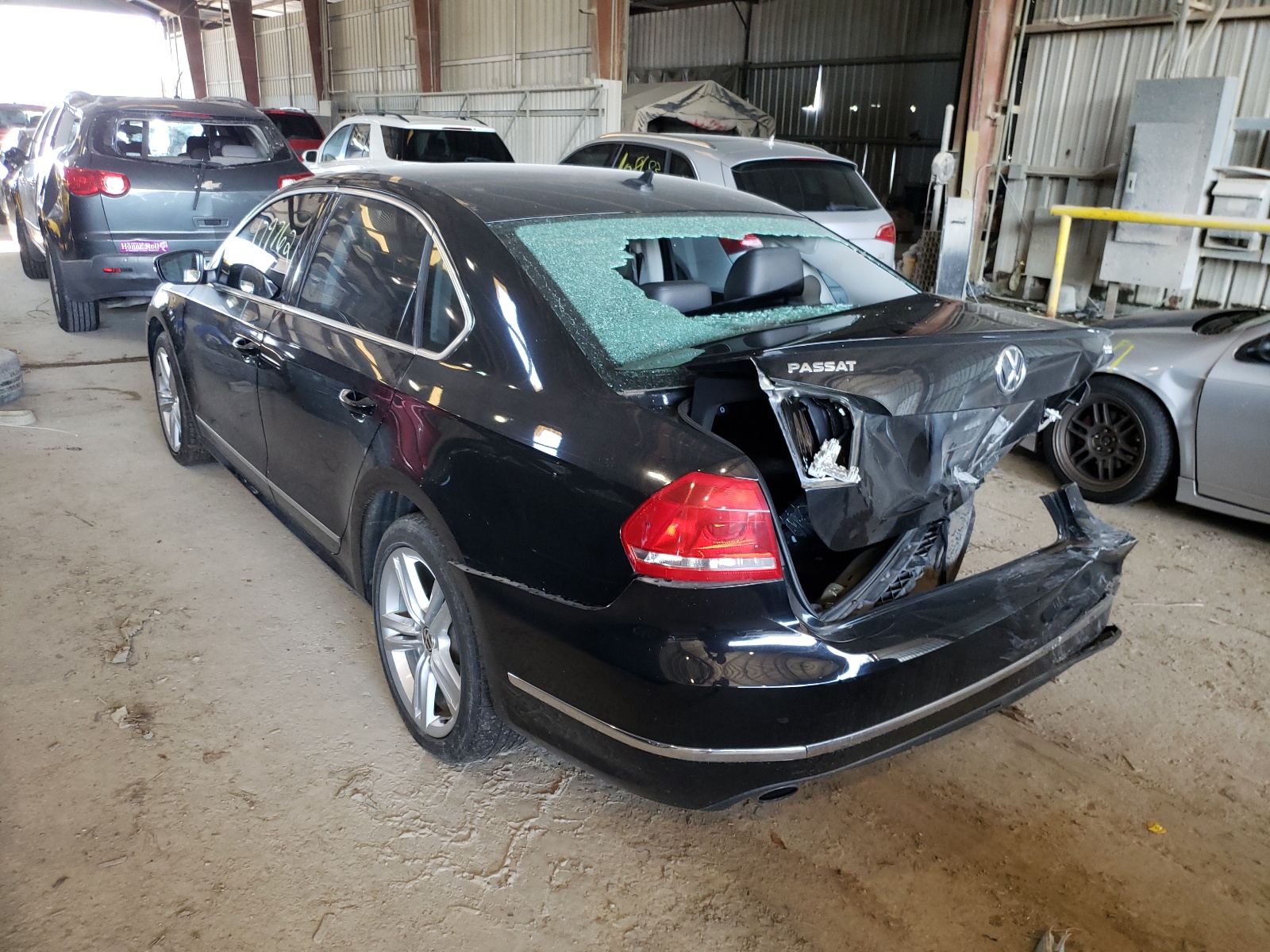 Photo 3 from auction – 2015 VOLKSWAGEN PASSAT SE with VIN 1VWBS7A30FC014523