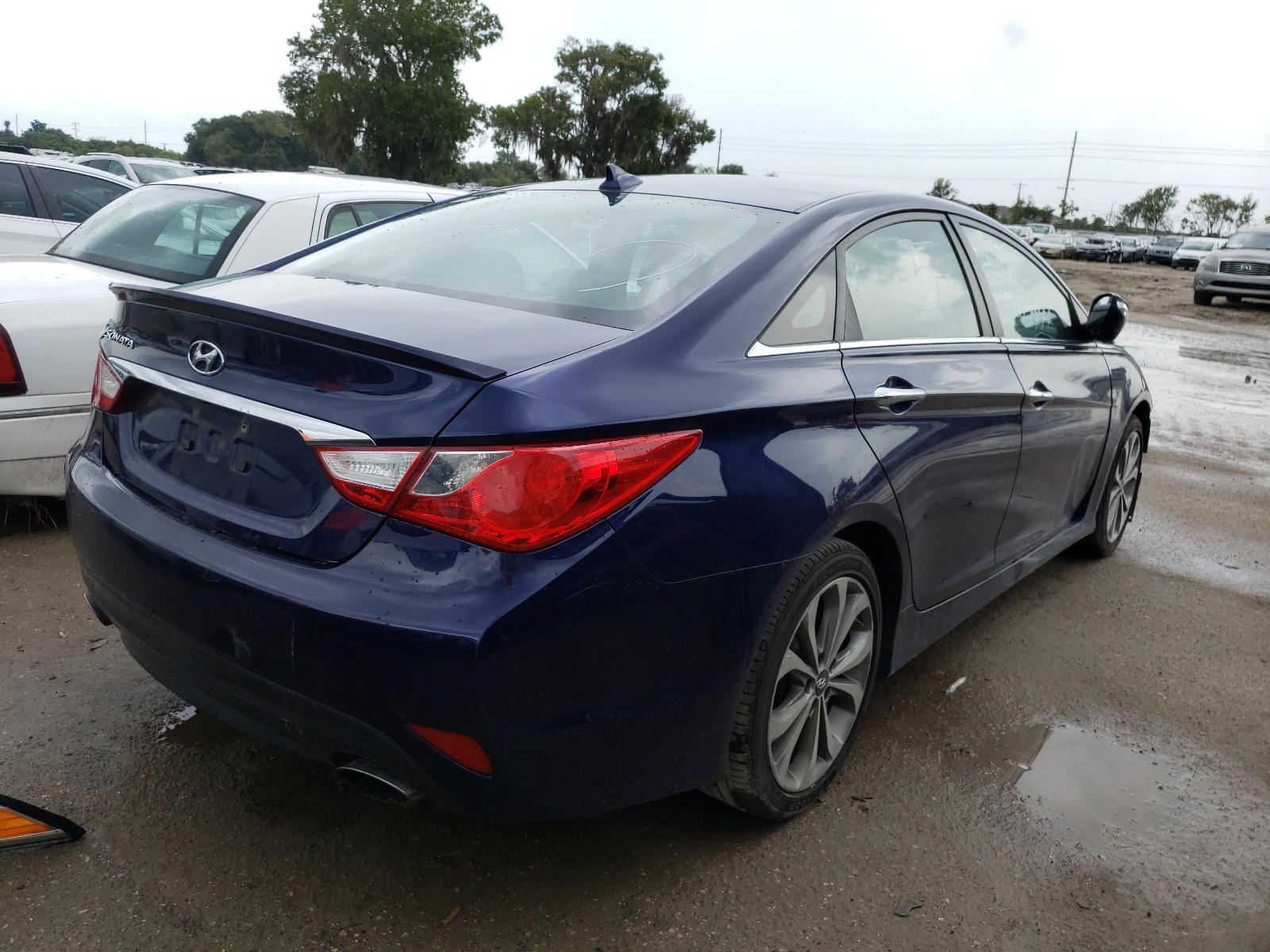 Photo 4 from auction – 2014 HYUNDAI SONATA SE with VIN 5NPEC4AC3EH851538