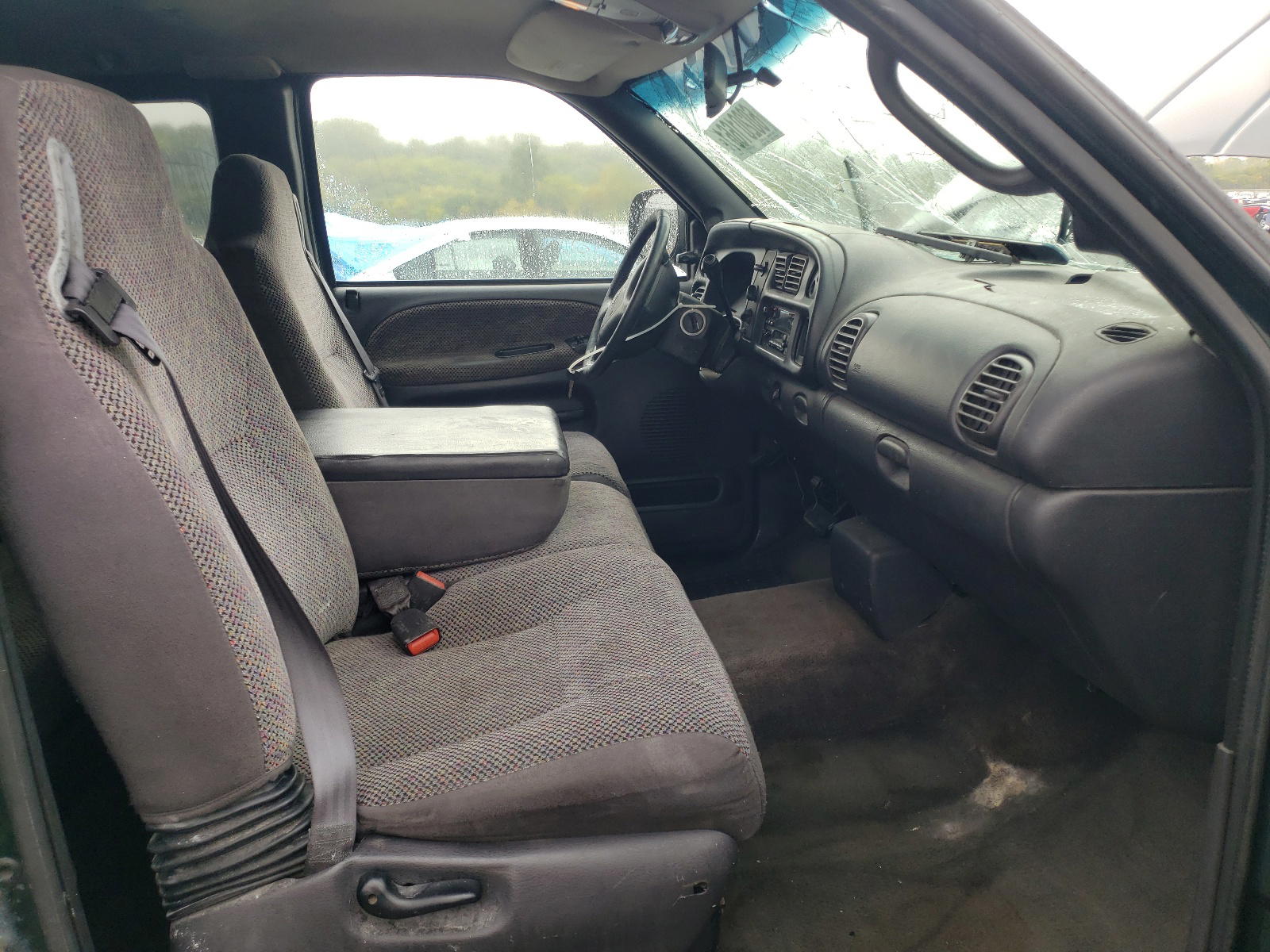 Photo 5 from auction – 2001 DODGE RAM 1500 with VIN 3B7HC13Z71G239603