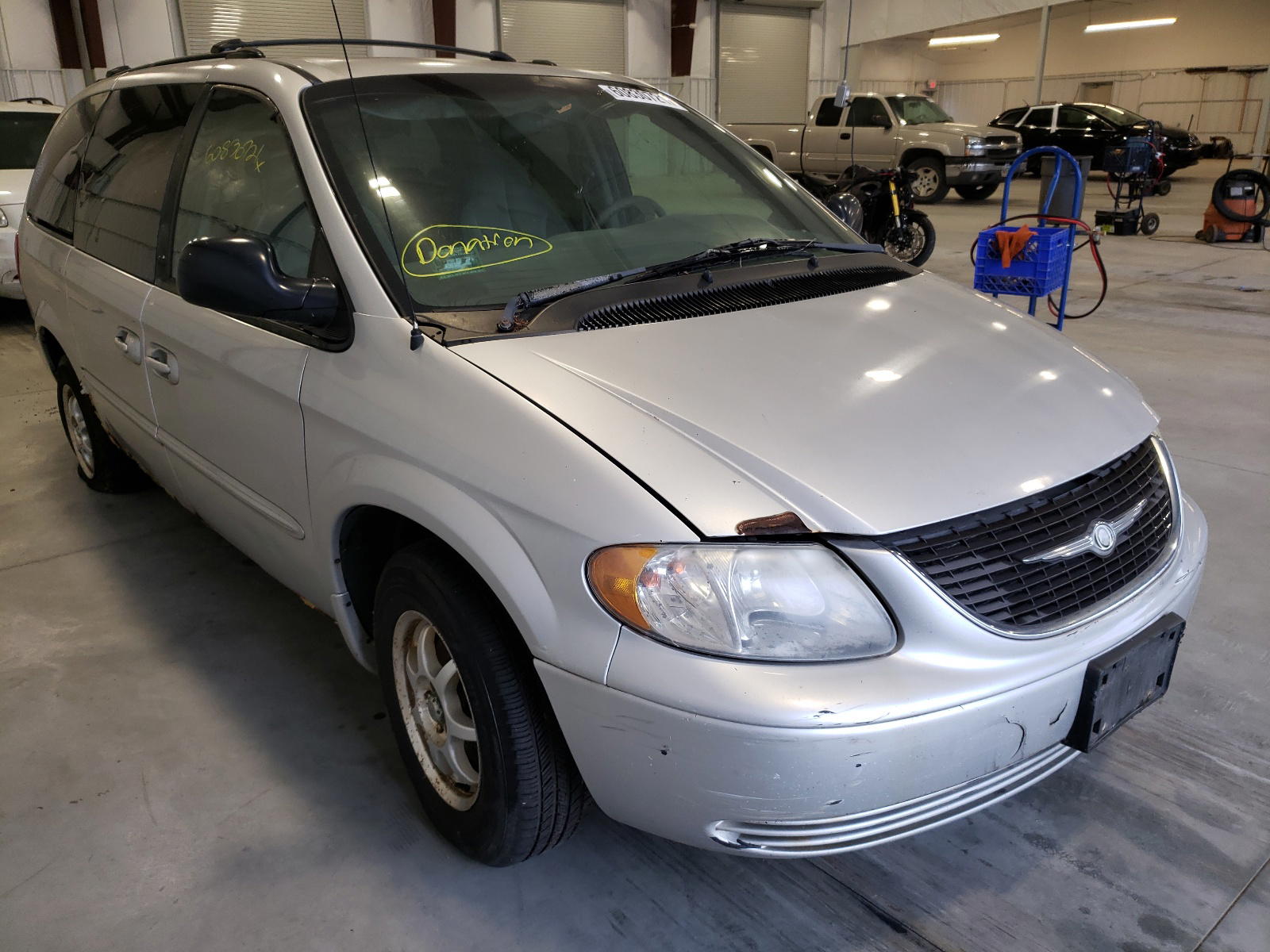 CHRYSLER TOWN & CNT 2002 with VIN 2C4GP44382R656557 - Photo from auction