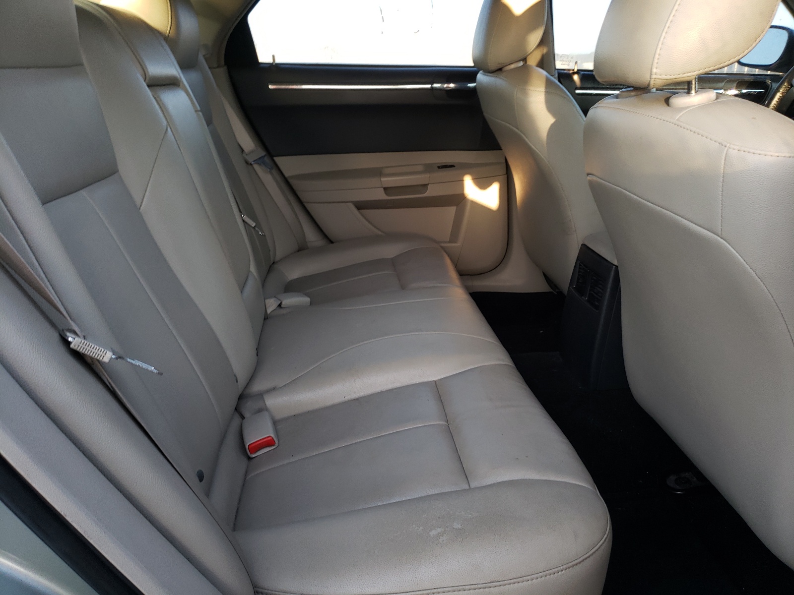 Photo 6 from auction – 2006 CHRYSLER 300 TOURIN with VIN 2C3LA53GX6H464115