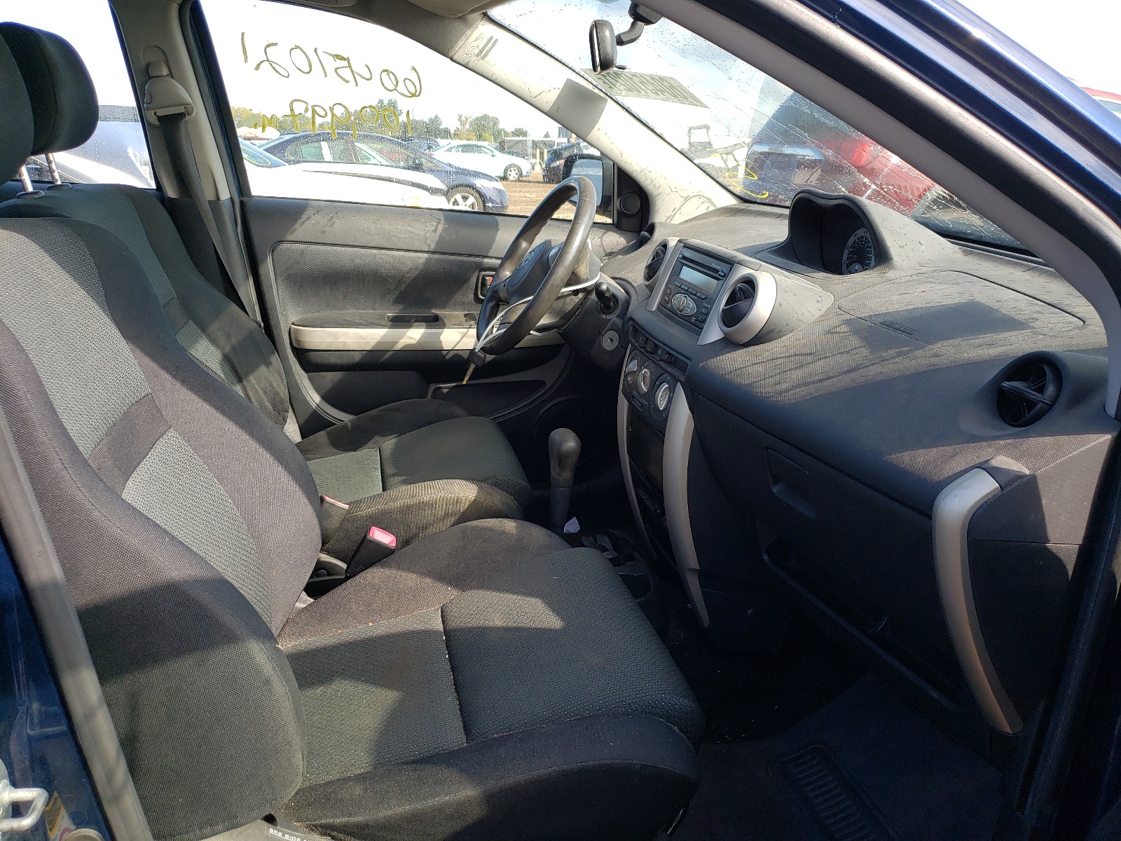 Photo 5 from auction – 2006 TOYOTA SCION XA with VIN JTKKT604260148108
