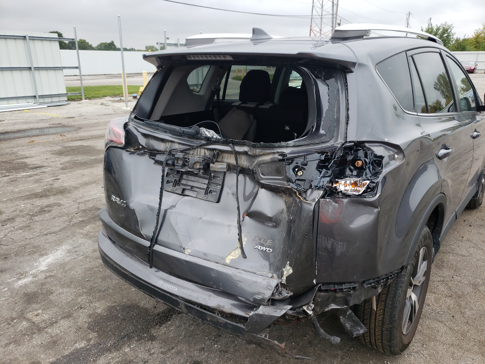Photo 9 from auction – 2016 TOYOTA RAV4 XLE with VIN 2T3RFREV4GW509335