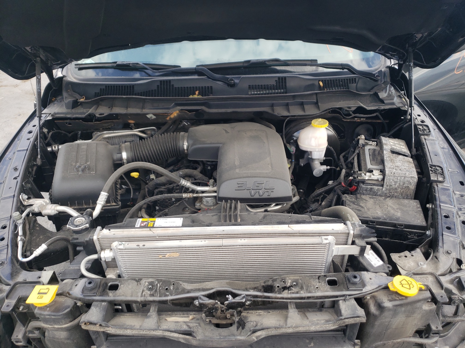 صورة رقم 11 من المزاد - 2019 RAM 1500 CLASS مع VIN 1C6RR6FG6KS628082
