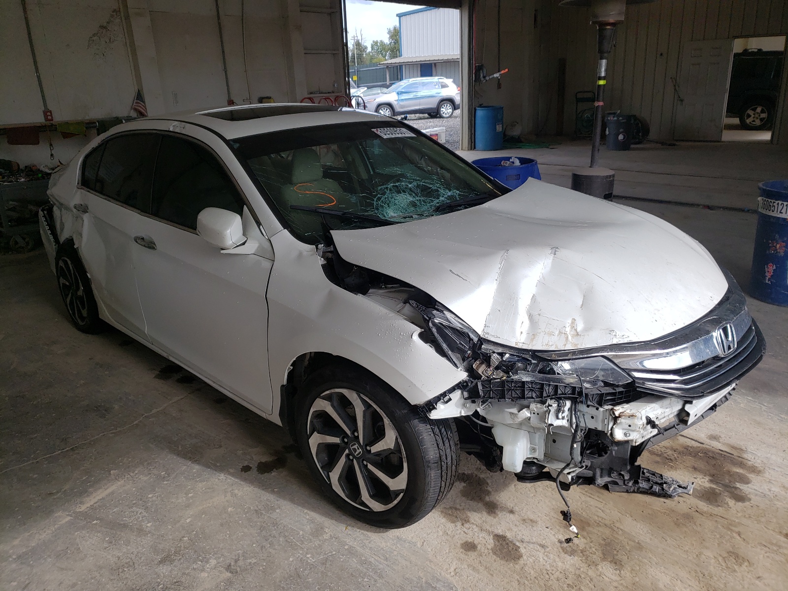 HONDA ACCORD EX 2016 with VIN 1HGCR2F76GA212183 - Photo from auction
