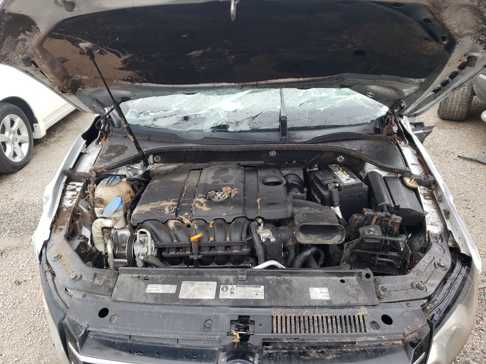 Photo 7 from auction – 2013 VOLKSWAGEN PASSAT SE with VIN 1VWBP7A35DC132016
