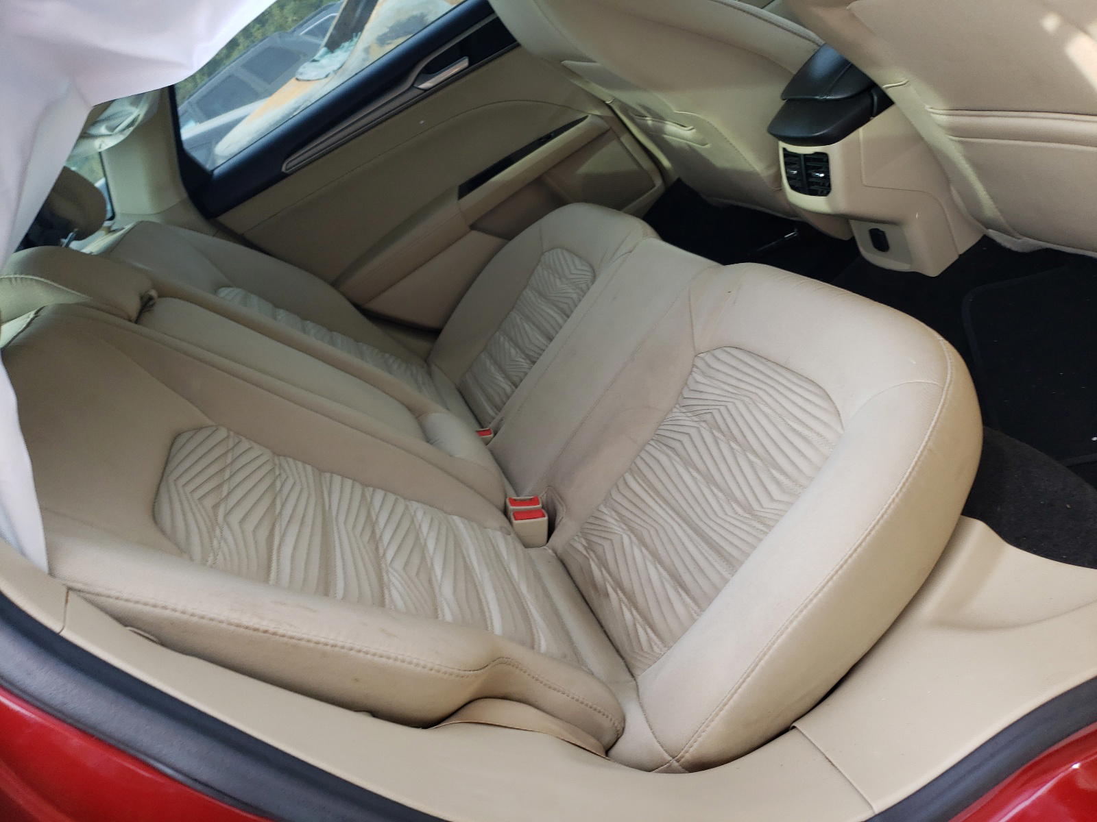 Photo 6 from auction – 2016 FORD FUSION SE with VIN 3FA6P0HD7GR162947