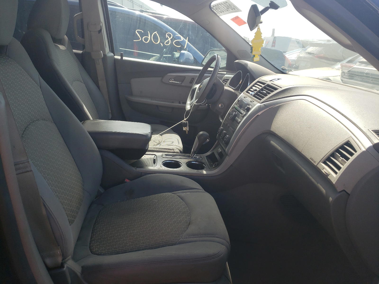 Photo 5 from auction – 2012 CHEVROLET TRAVERSE L with VIN 1GNKVGED2CJ107989