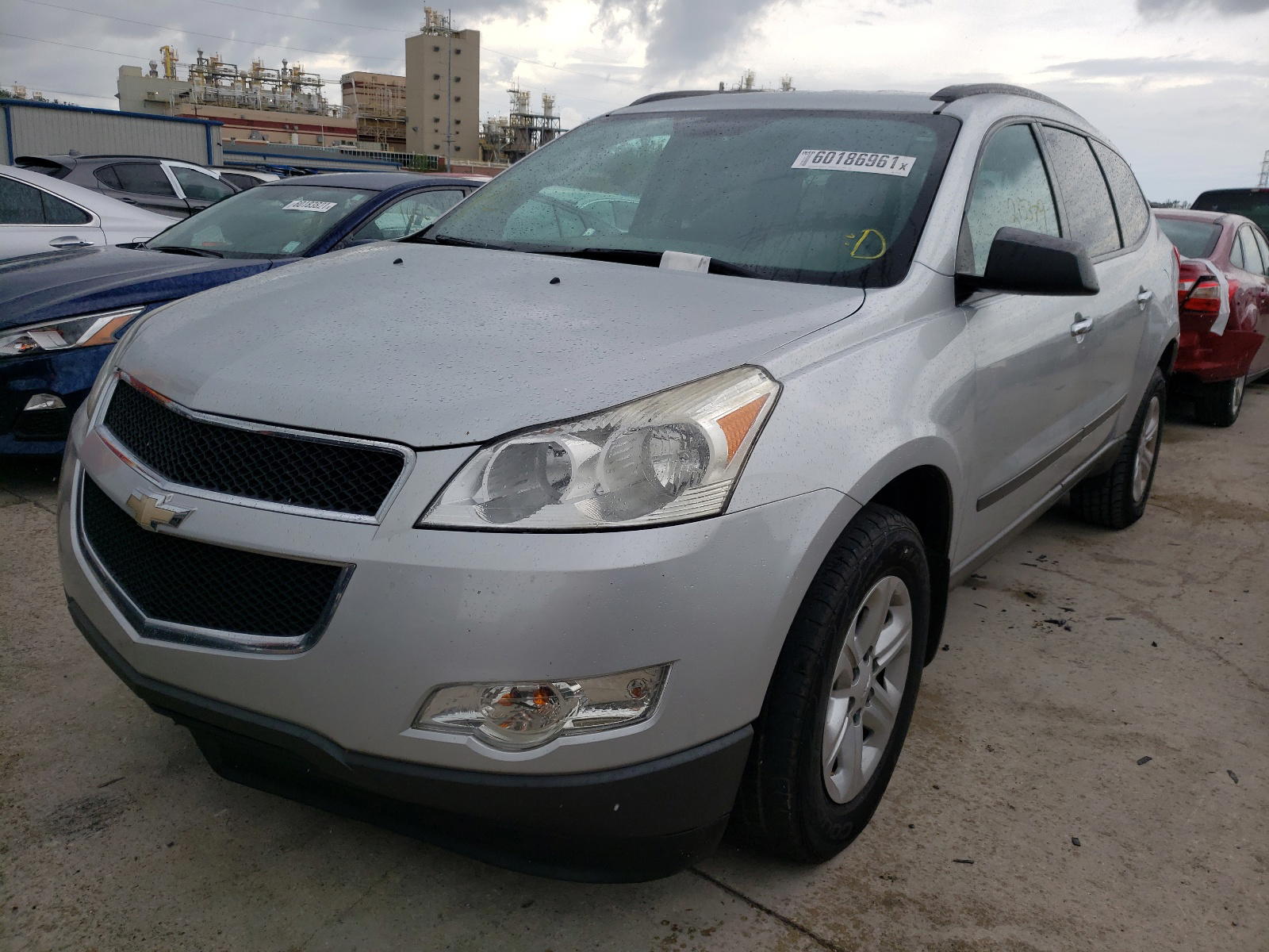 Photo 2 from auction – 2011 CHEVROLET TRAVERSE L with VIN 1GNKRFED1BJ204520