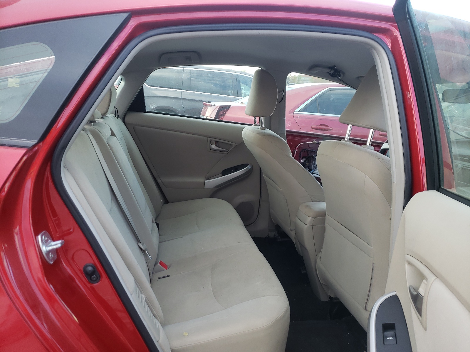 Photo 6 from auction – 2013 TOYOTA PRIUS with VIN JTDKN3DU0D5638024