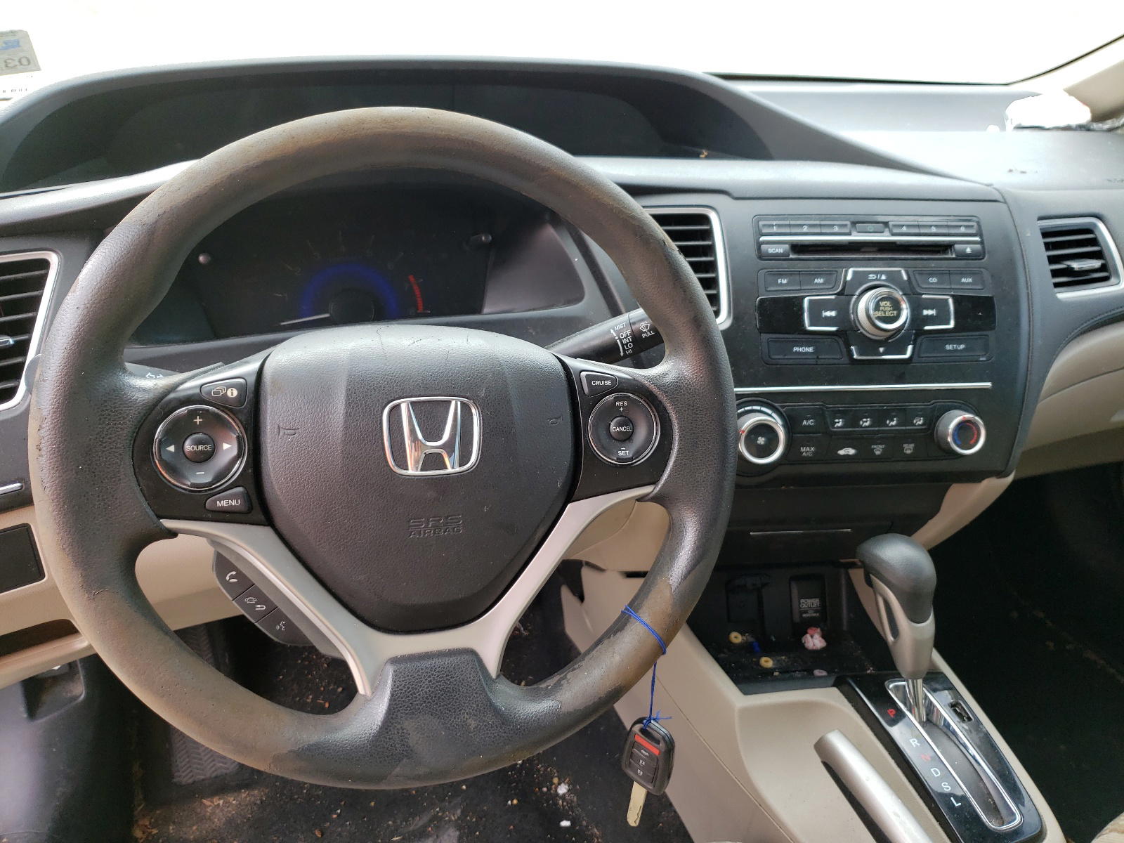 Photo 9 from auction – 2014 HONDA CIVIC LX with VIN 19XFB2F50EE040998