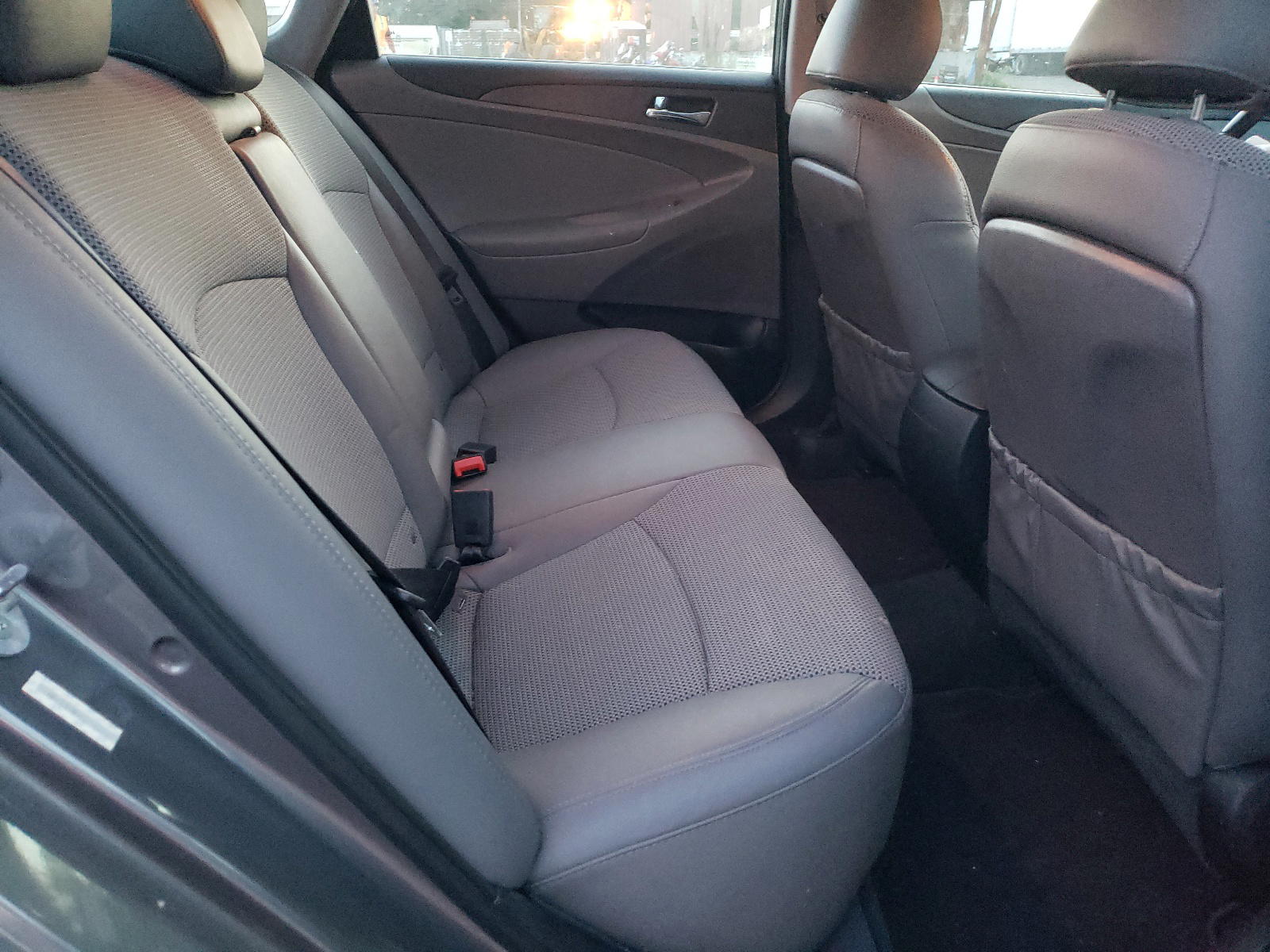 Photo 6 from auction – 2011 HYUNDAI SONATA SE with VIN 5NPEC4AC2BH149027