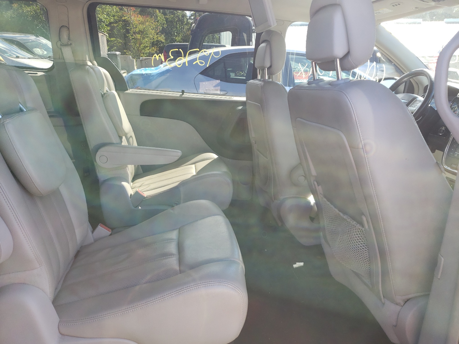 Photo 6 from auction – 2013 CHRYSLER TOWN & COU with VIN 2C4RC1CG4DR511252