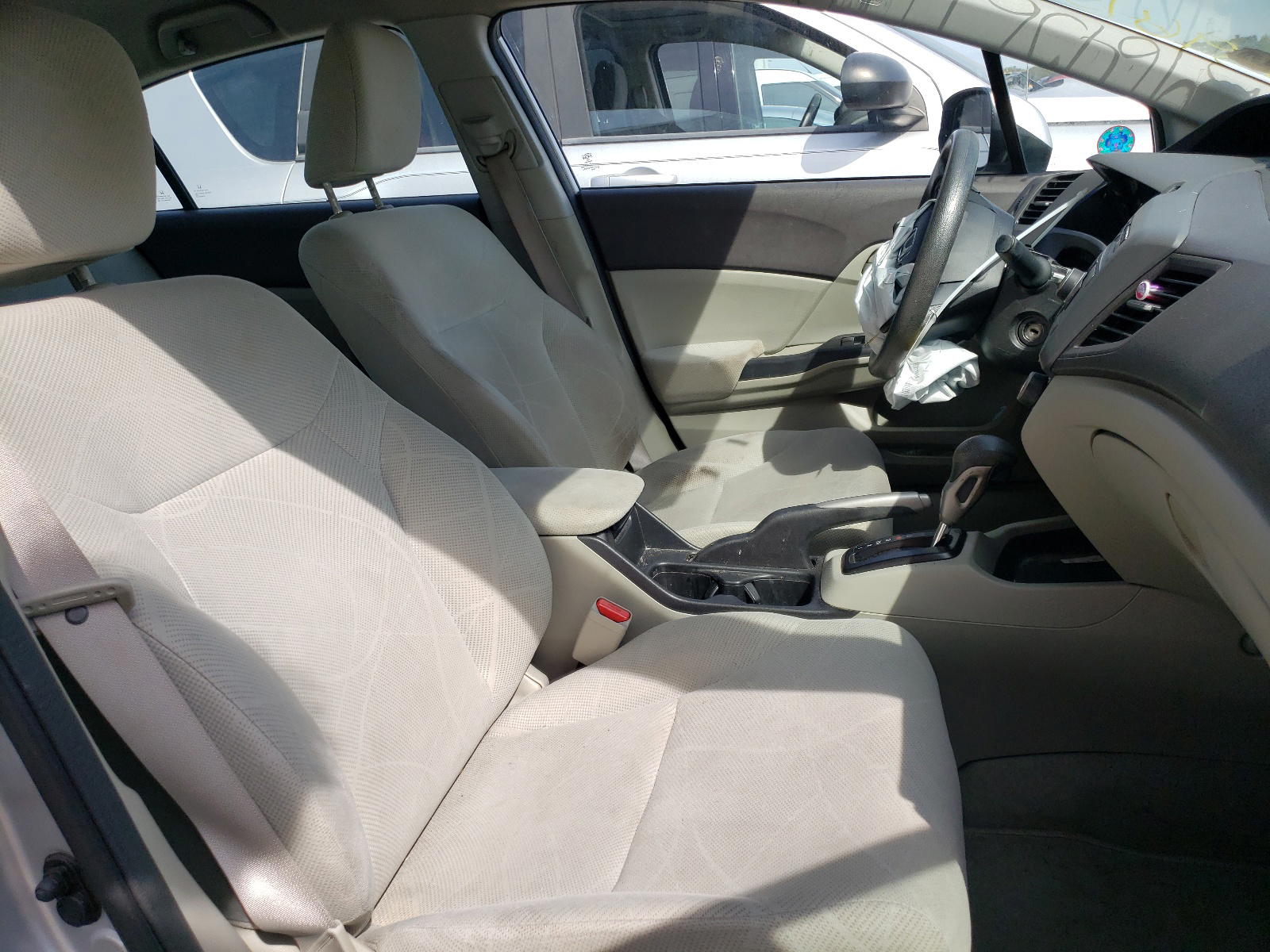 Photo 5 from auction – 2012 HONDA CIVIC LX with VIN 2HGFB2F57CH532236