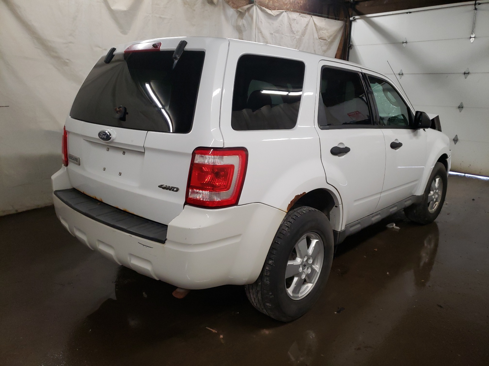 Photo 4 from auction – 2009 FORD ESCAPE XLS with VIN 1FMCU92749KC38706