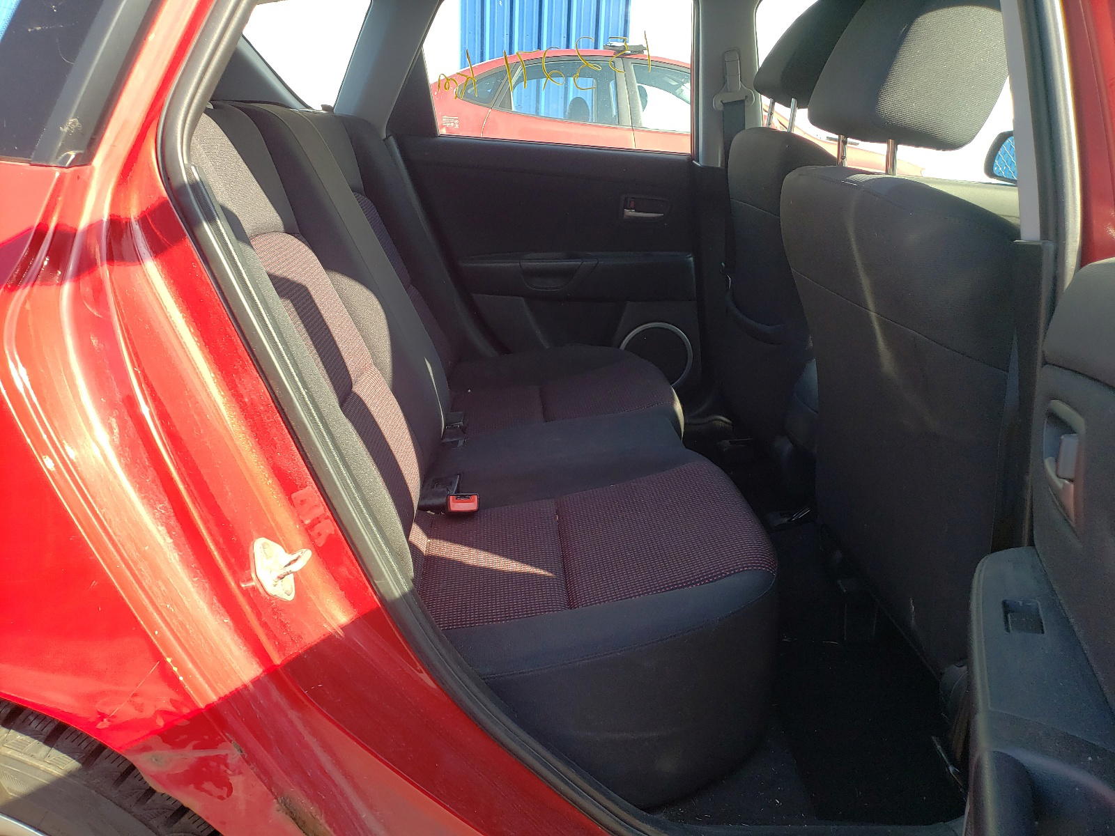 Photo 6 from auction – 2005 MAZDA 3 HATCHBAC with VIN JM1BK143151285869