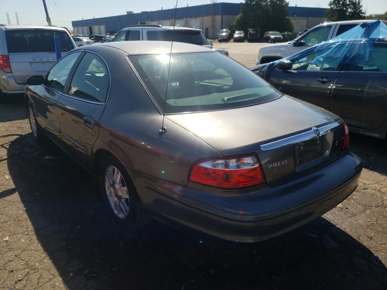 Photo 3 from auction – 2005 MERCURY SABLE LS P with VIN 1MEFM55S15A628154