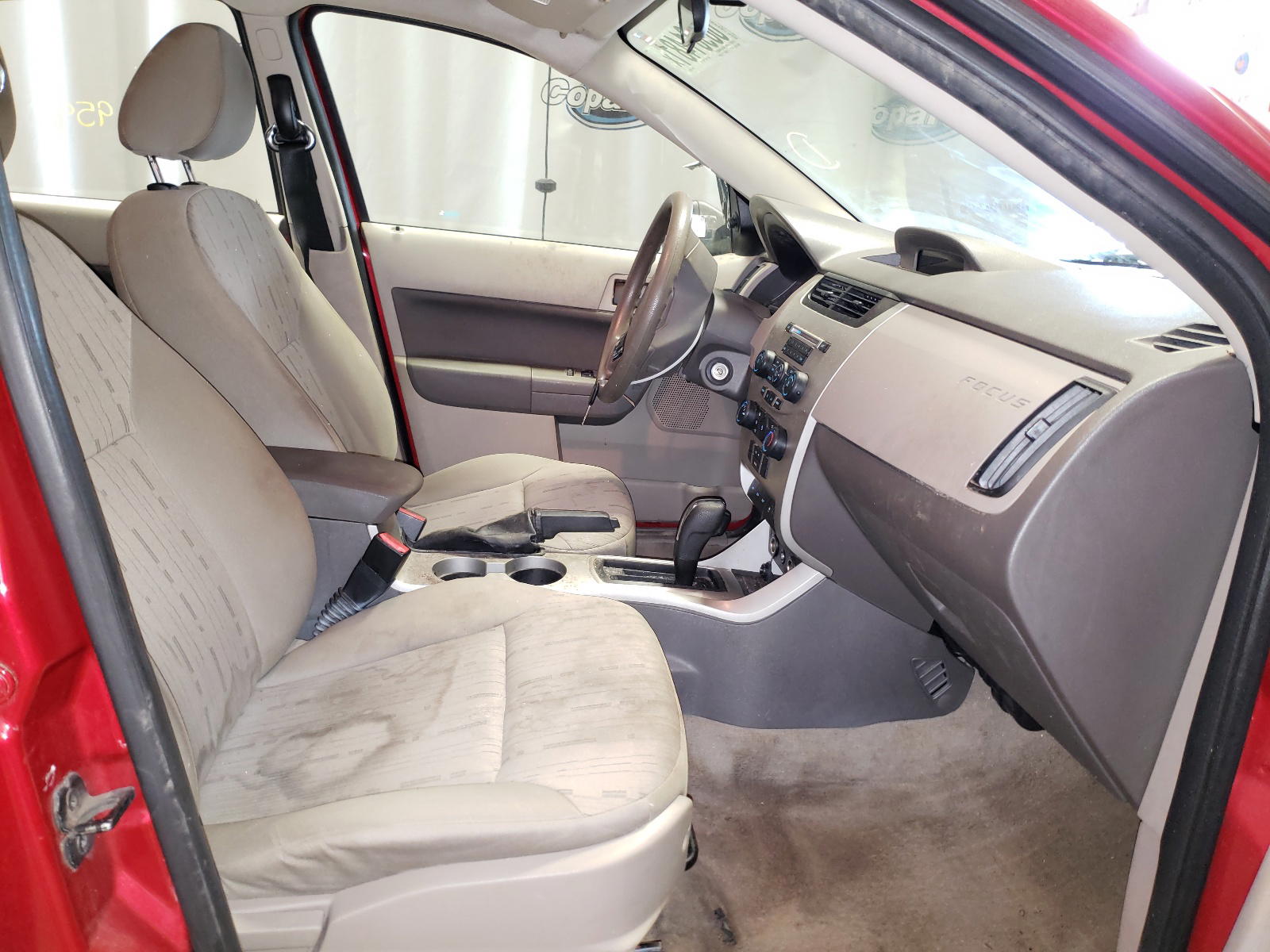 Photo 5 from auction – 2011 FORD FOCUS SE with VIN 1FAHP3FN9BW133039