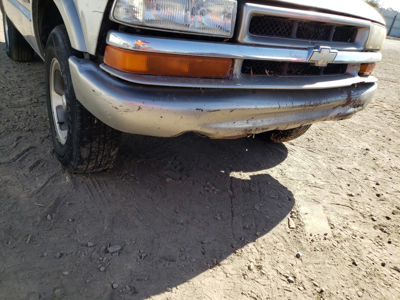 Photo 9 from auction – 2002 CHEVROLET BLAZER with VIN 1GNCS18W12K218274