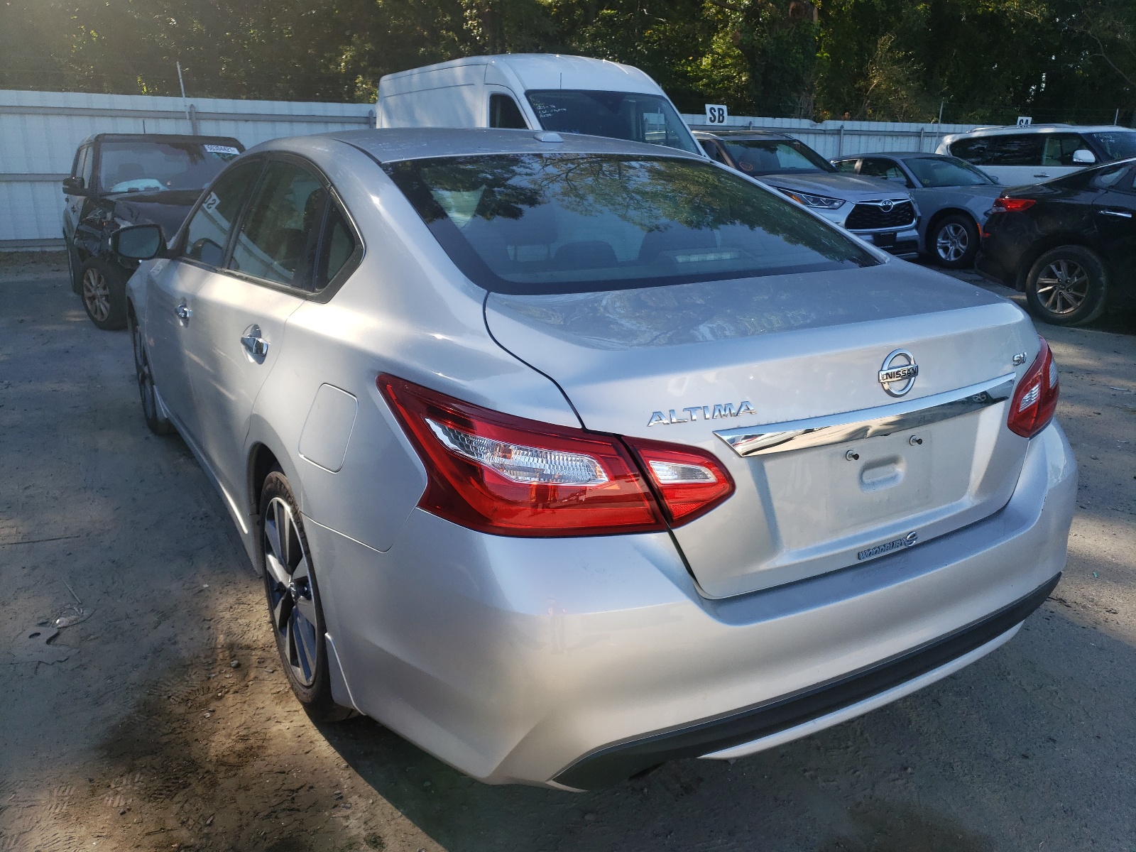 Photo 3 from auction – 2017 NISSAN ALTIMA 2.5 with VIN 1N4AL3AP1HC281721