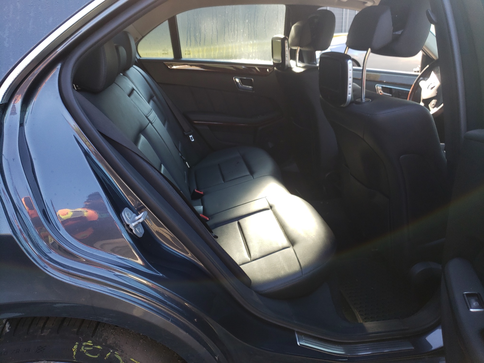 Photo 6 from auction – 2011 MERCEDES-BENZ E 350 4MAT with VIN WDDHF8HBXBA445127