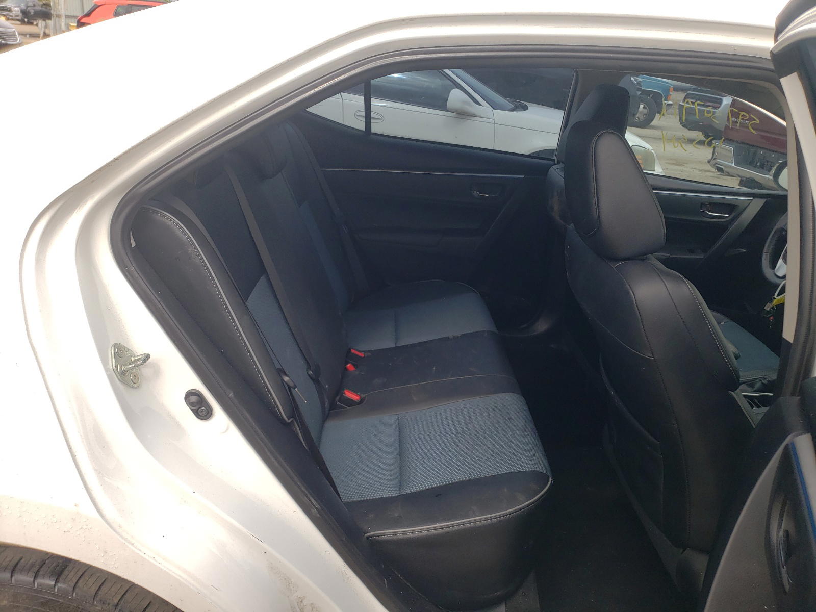 Photo 6 from auction – 2014 TOYOTA COROLLA L with VIN 2T1BURHE1EC099863
