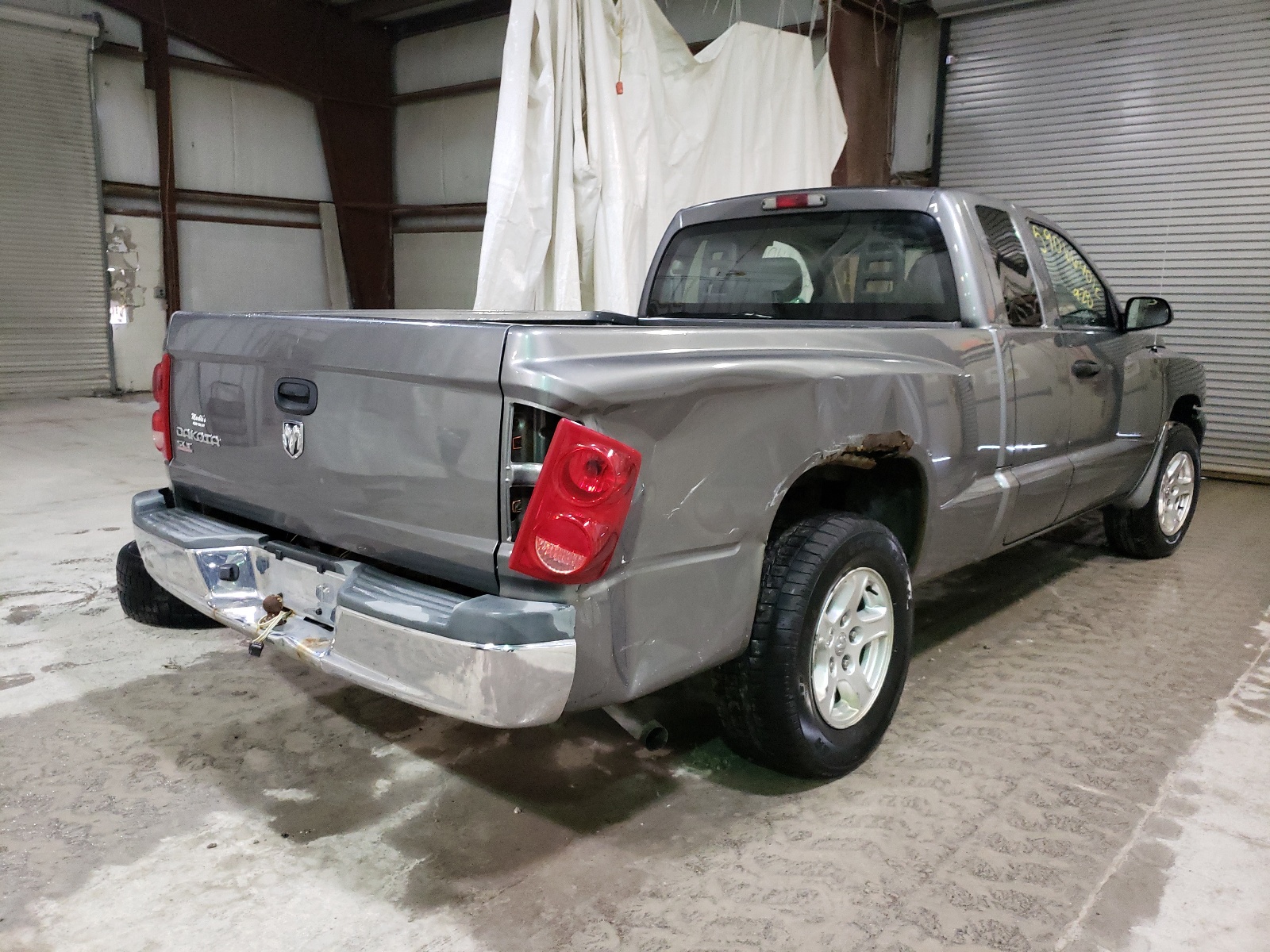 Photo 4 from auction – 2005 DODGE DAKOTA SLT with VIN 1D7HE42K75S293729