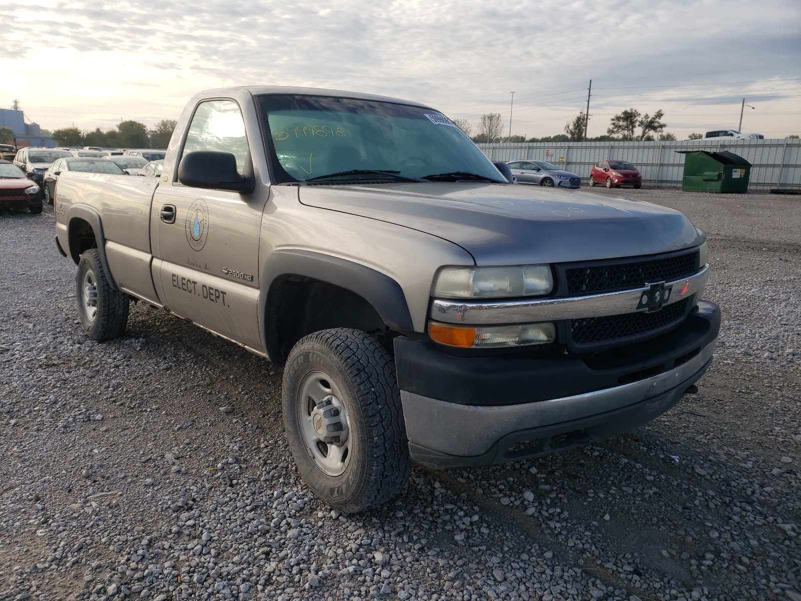 CHEVROLET SILVERADO 2001 with VIN 1GCHK24U31Z256460 - Photo from auction