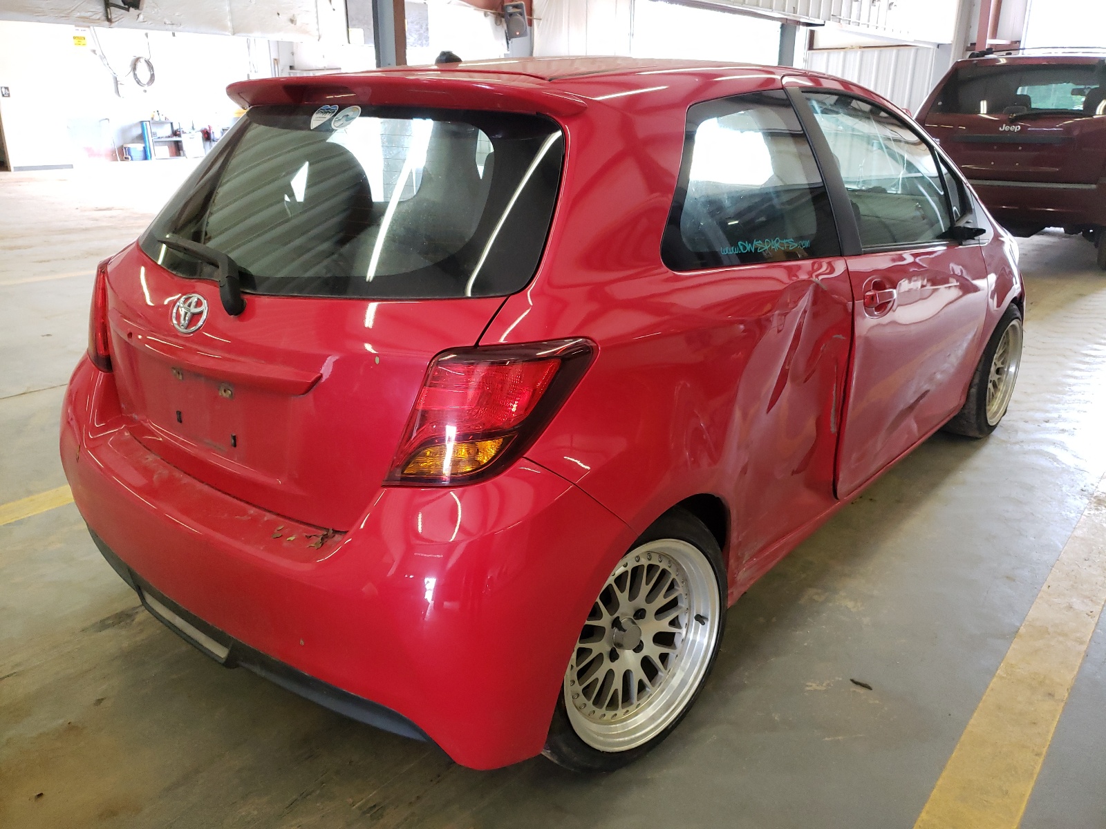 Photo 4 from auction – 2015 TOYOTA YARIS with VIN VNKJTUD30FA014918