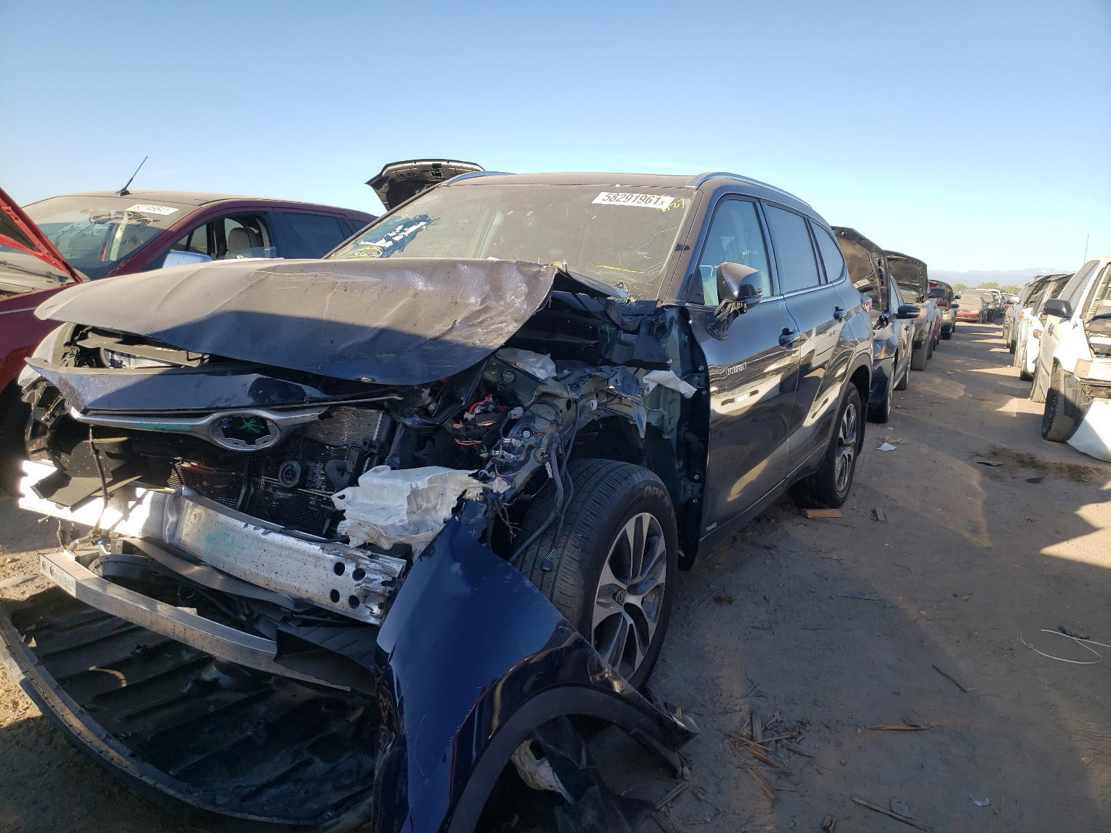 Photo 2 from auction – 2021 TOYOTA HIGHLANDER with VIN 5TDGBRCH2MS038413
