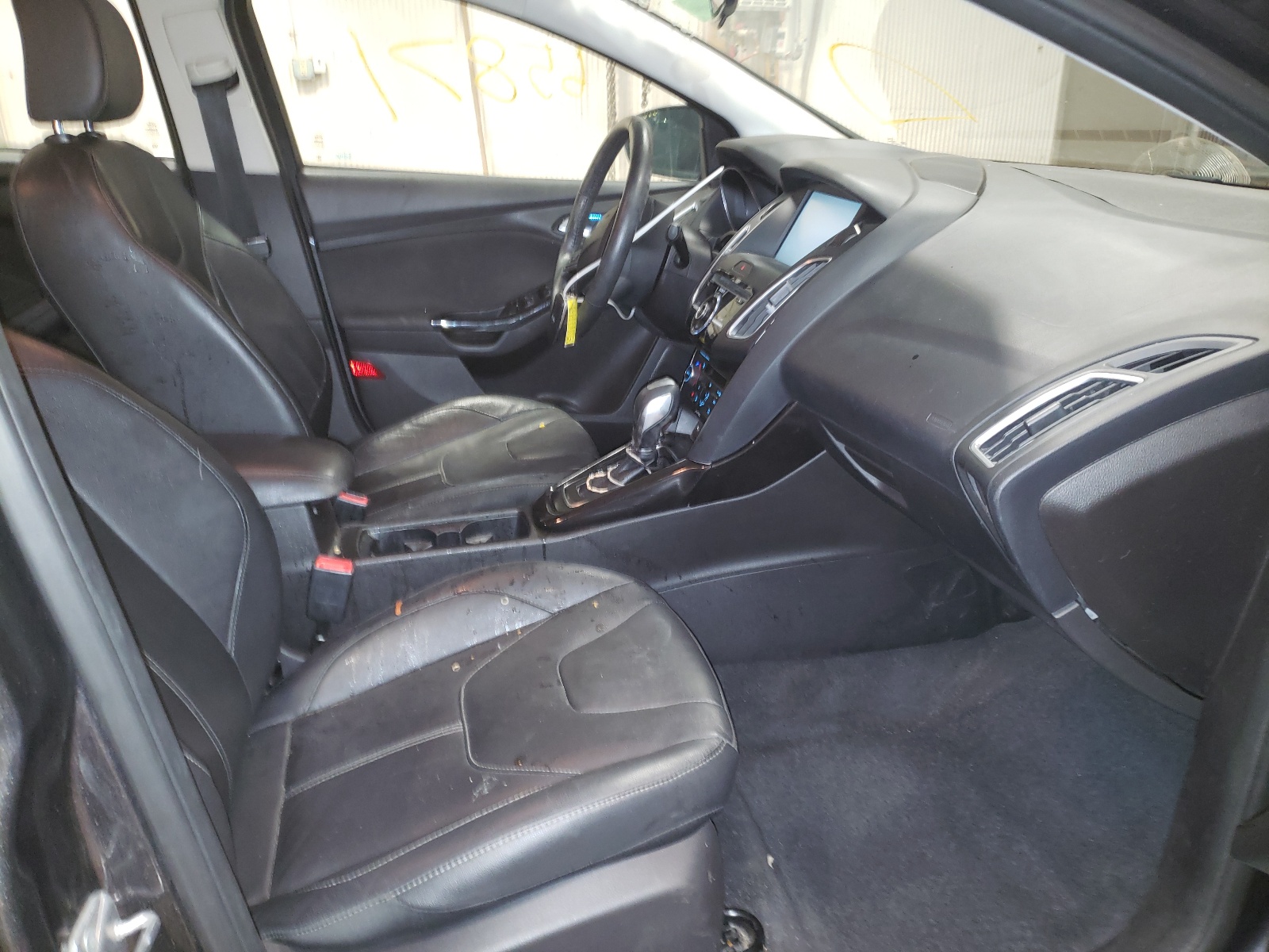 Photo 5 from auction – 2015 FORD FOCUS TITA with VIN 1FADP3J28FL375341