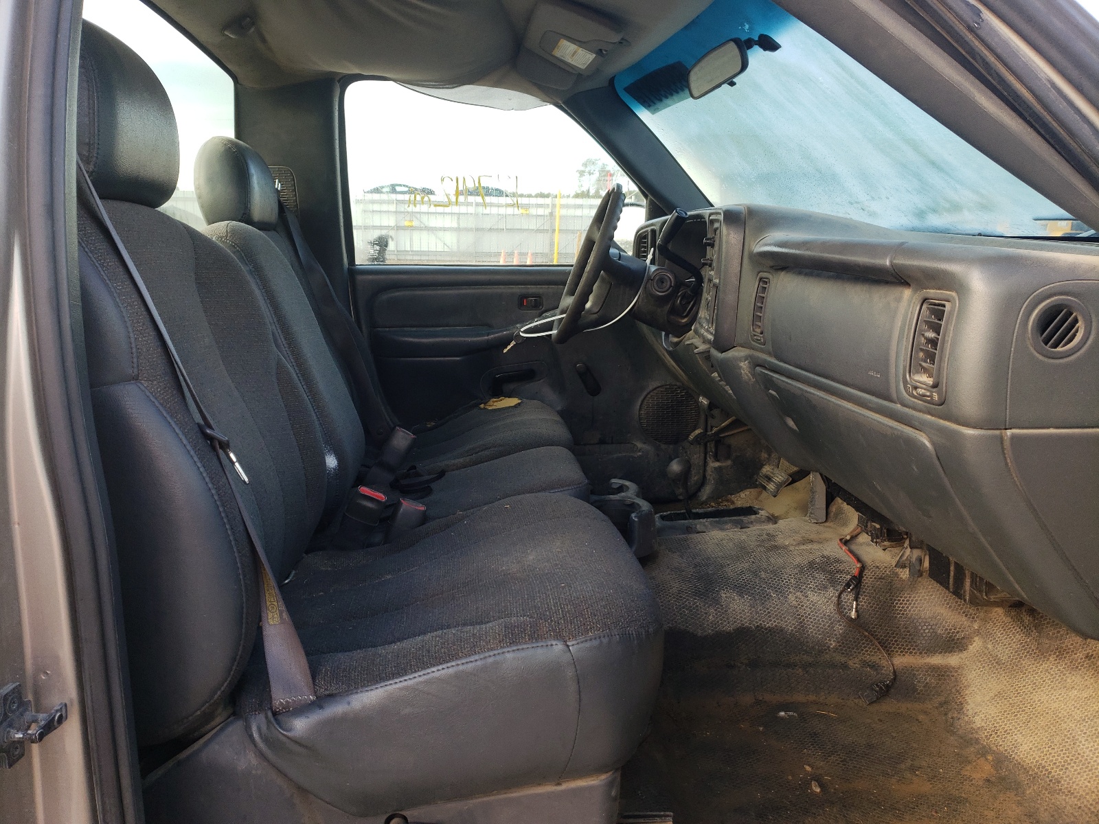Photo 5 from auction – 2001 CHEVROLET SILVERADO with VIN 1GCHK24U31Z256460